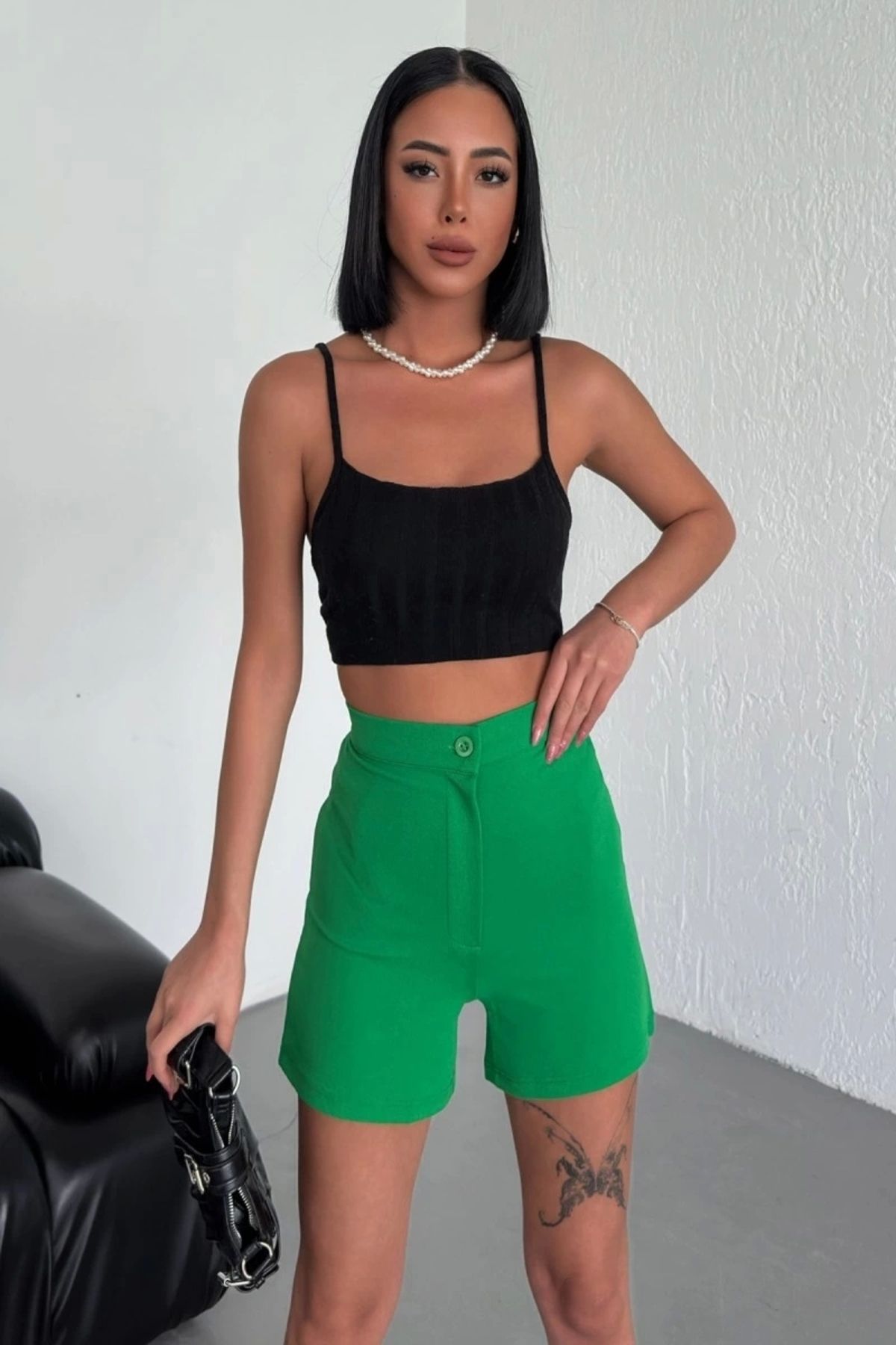 OurStyles Tarz Ve Rahatlığı Bir Arada Sunan Yüksek Bel Esnek Likralı Krep Şort Yeşil