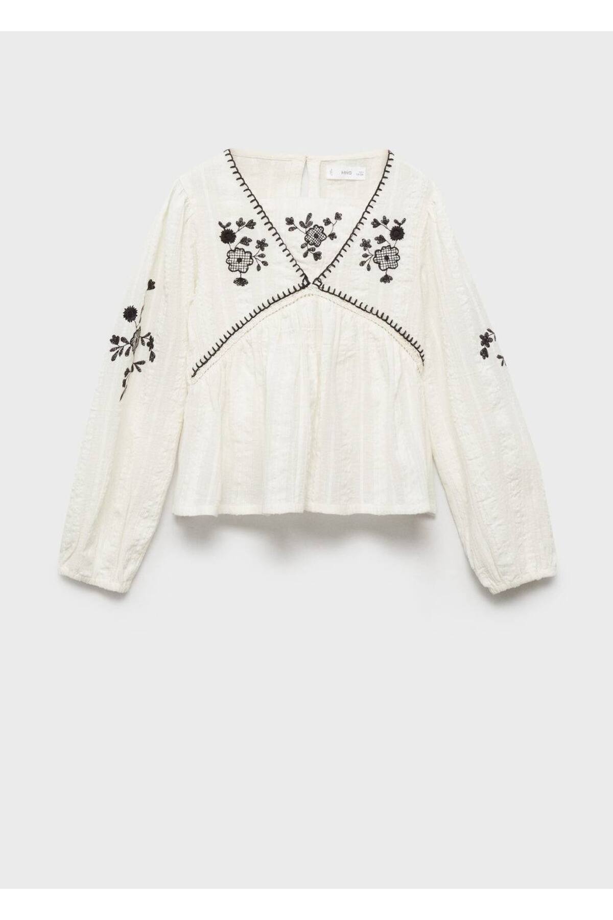 İşleme Detaylı Bluz