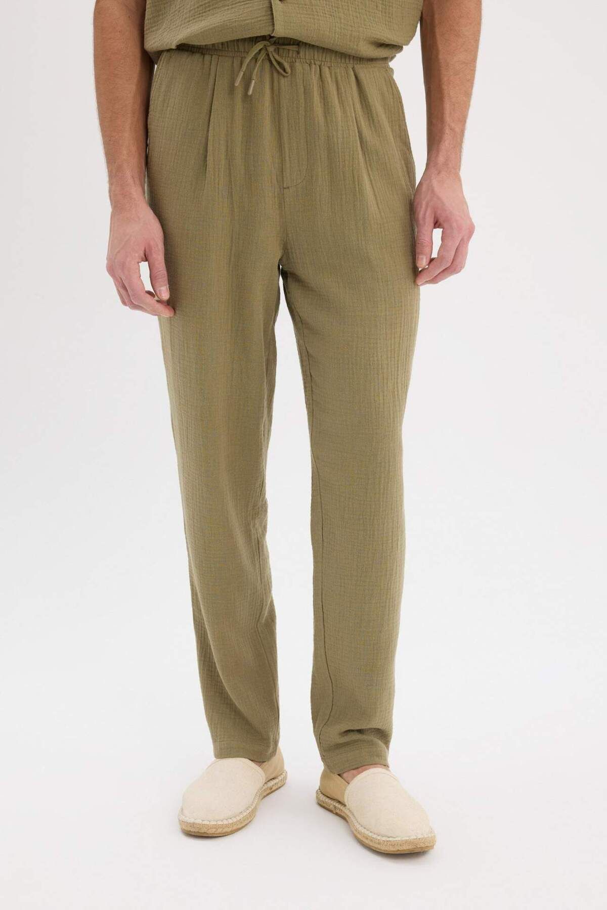 DeFacto %100 Pamuk Relax Fit Rahat Kesim Yazlık Kısa Paça Jogger Pantolon D6144AX25SM