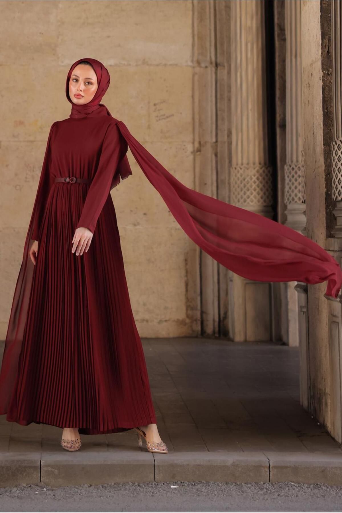 TRENDTESETTÜR KADIN BORDO KEMERLİ PİLİSELİ ELBİSE T 5784