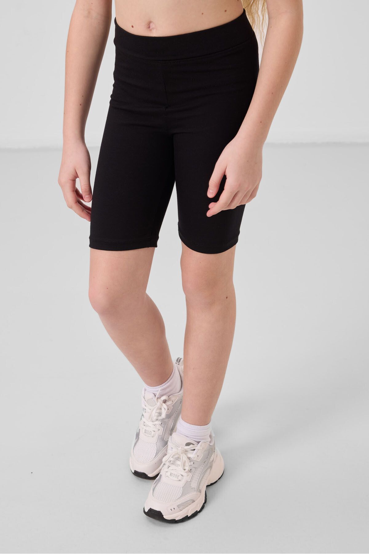 TOMMY LIFE Siyah Pamuklu Kısa Paça Standart Fit Basic Kız Çocuk Tayt - 75188