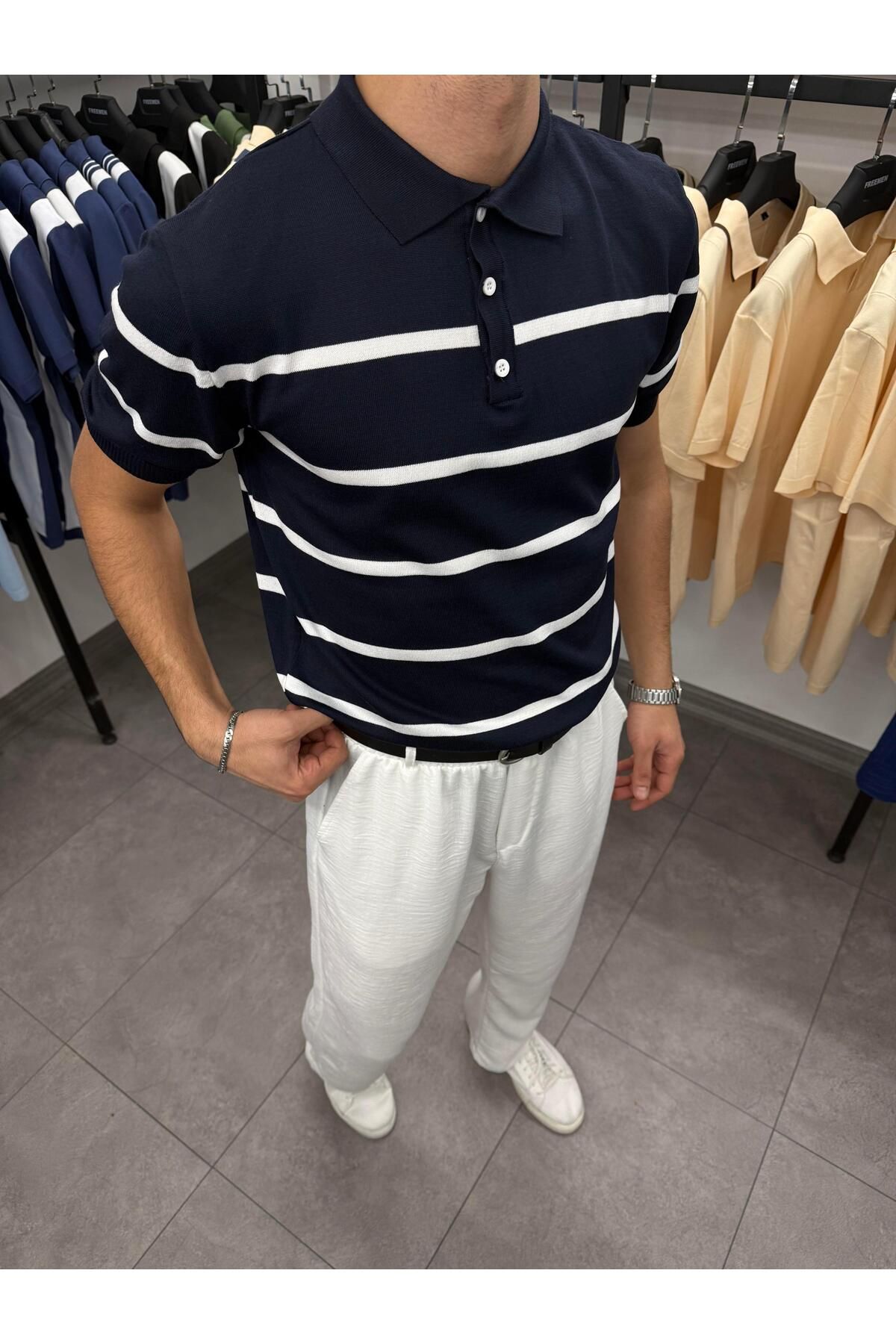 Butik Çizgi ve Düğme Detaylı Polo Yaka Triko Lacivert