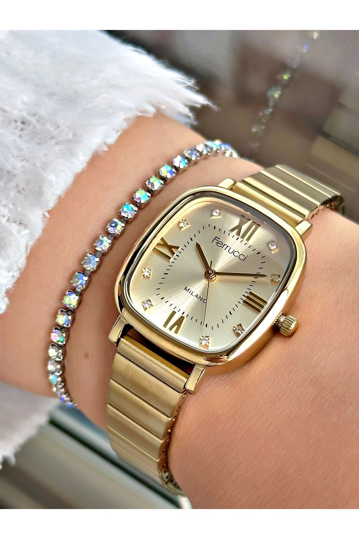 Ferrucci FERRUCCİ KARE GOLD TAŞ RAKAMLI GOLD METAL KADIN KOL SAATİ