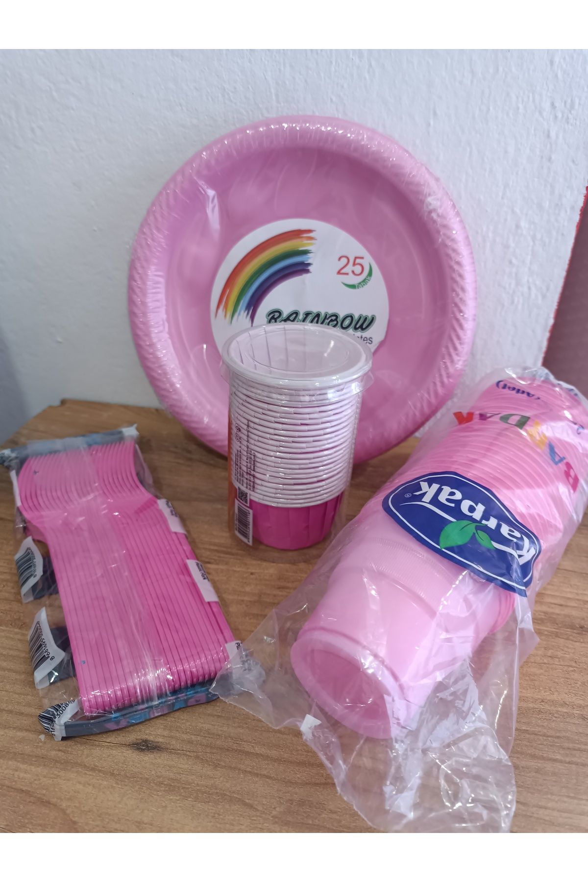 Store Plastik tabak bardak çatal kek kalıbı 25 adet pembe renk