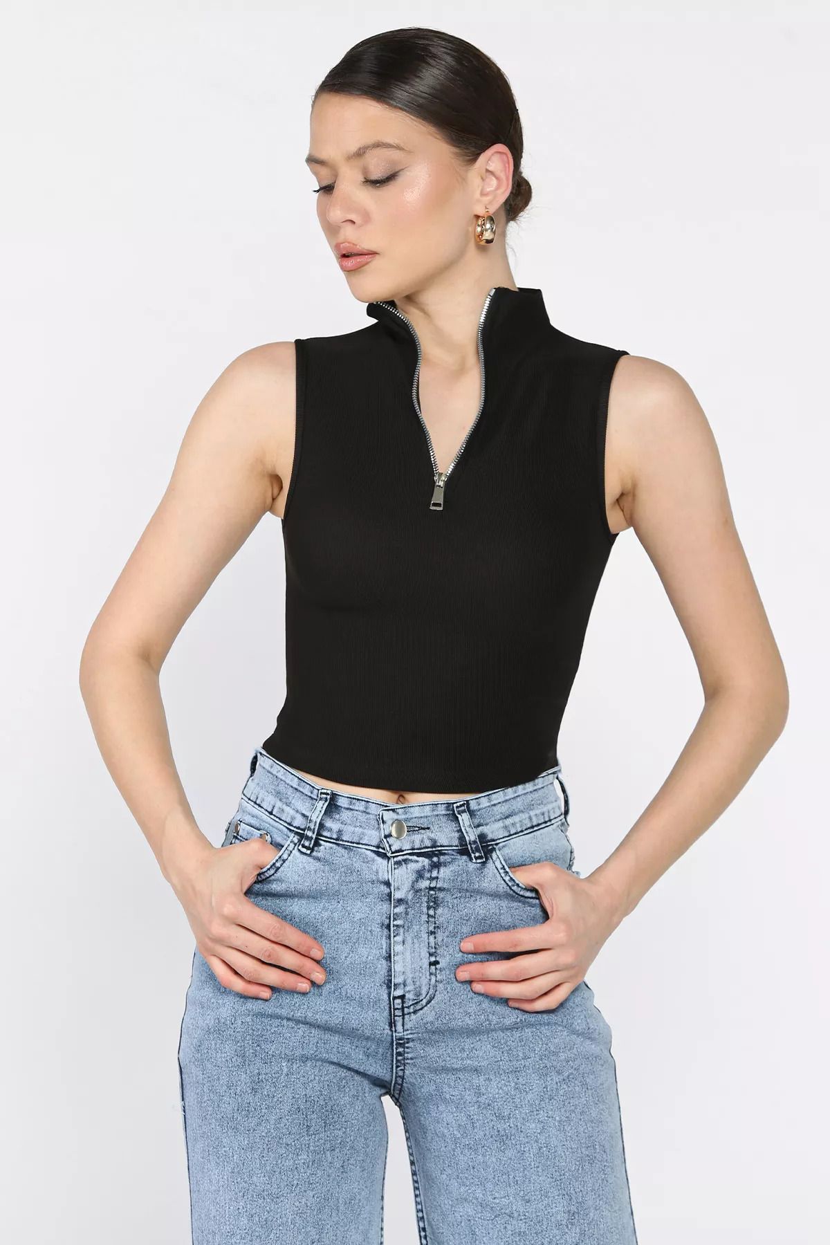 GÜLSELİ Siyah Kadın Yarım Fermuarlı Fitilli Crop Top Bluz