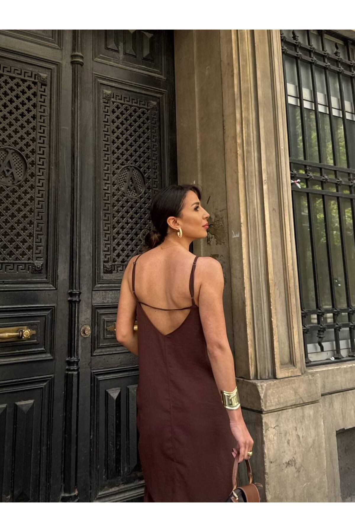 Tumtum Wear Ayarlanabilir ince askılı sırt detaylı keten elbise