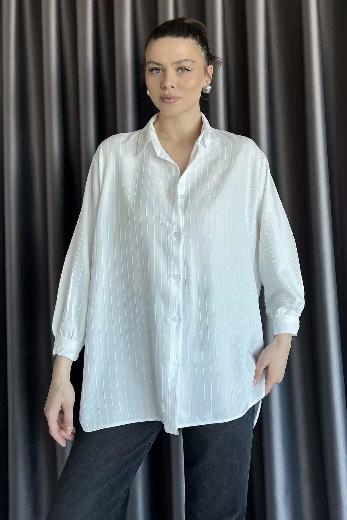 GÜLSELİ Krem Kadın Çizgi Desenli Uzun Kol Oversize Gömlek