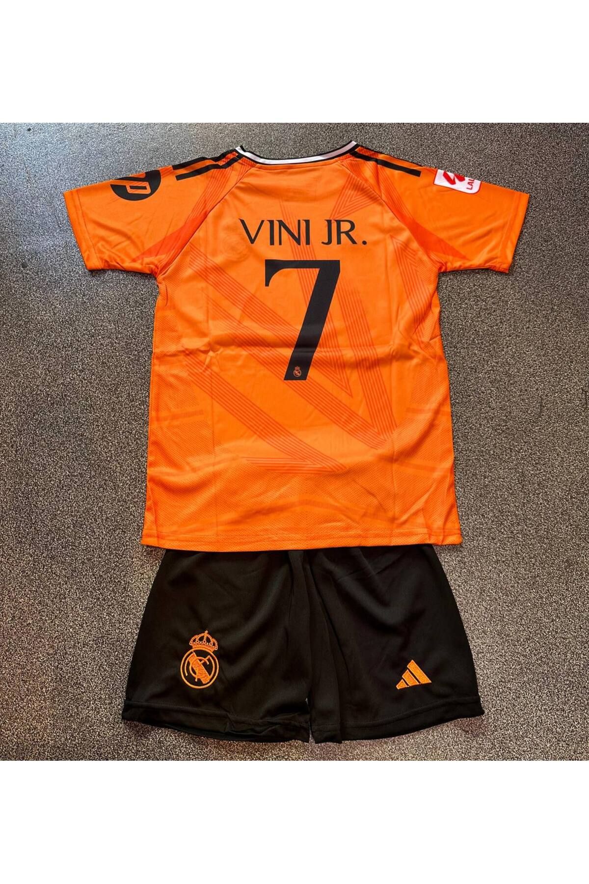 Alaturka Mix Real Madrid 2024/25 Yeni Sezon Vini Jr Turuncu Deplasman Çocuk Forması 4'lü Set
