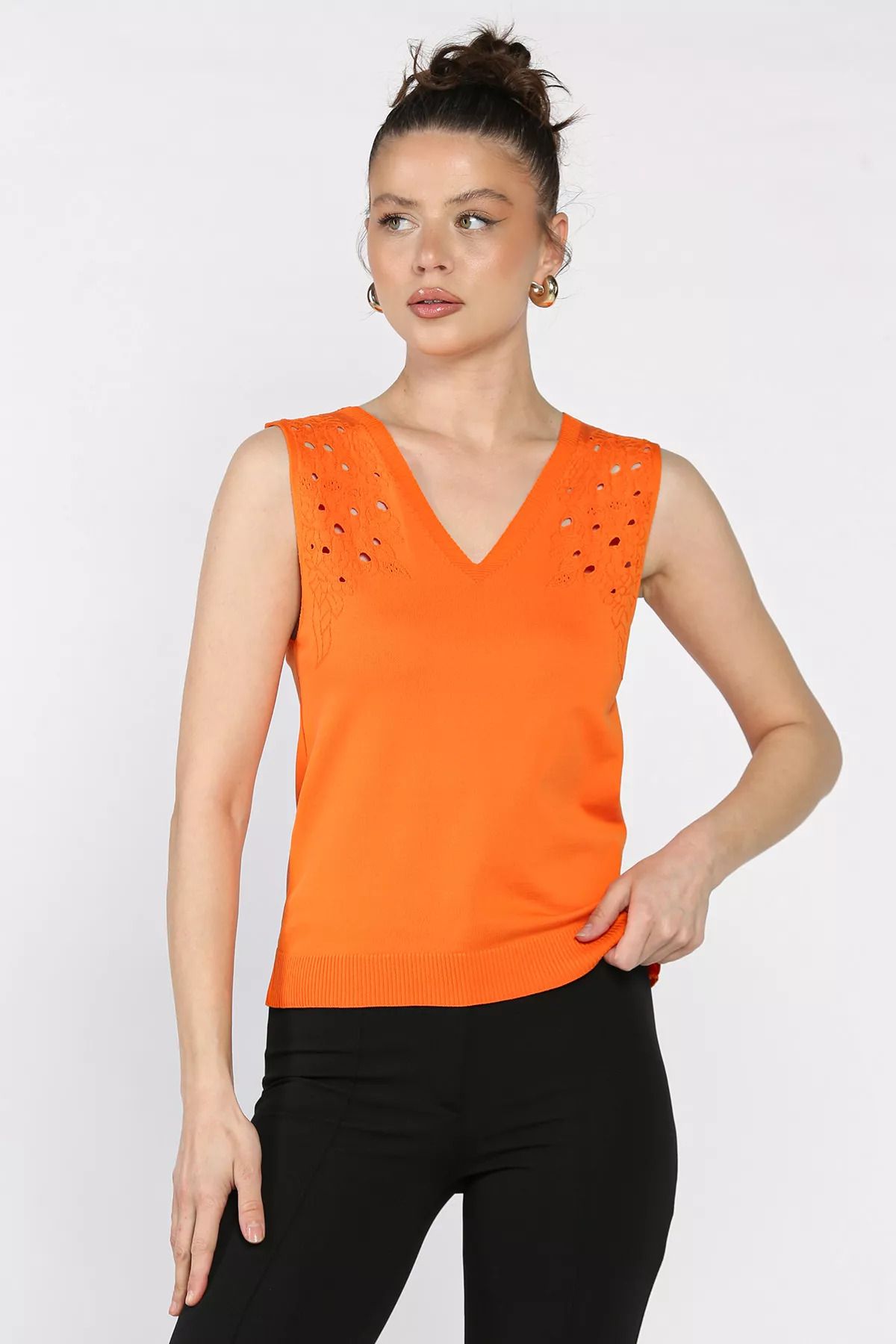 GÜLSELİ Orange Kadın V Yaka Sıfır Kol Triko Bluz