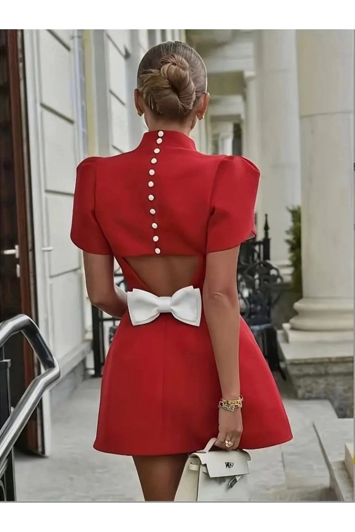 Butik Kadın Kısa Kollu Balıkçı Yaka Arkadan Kelebek Dekolte Detaylı Kısa Atlas Elbise