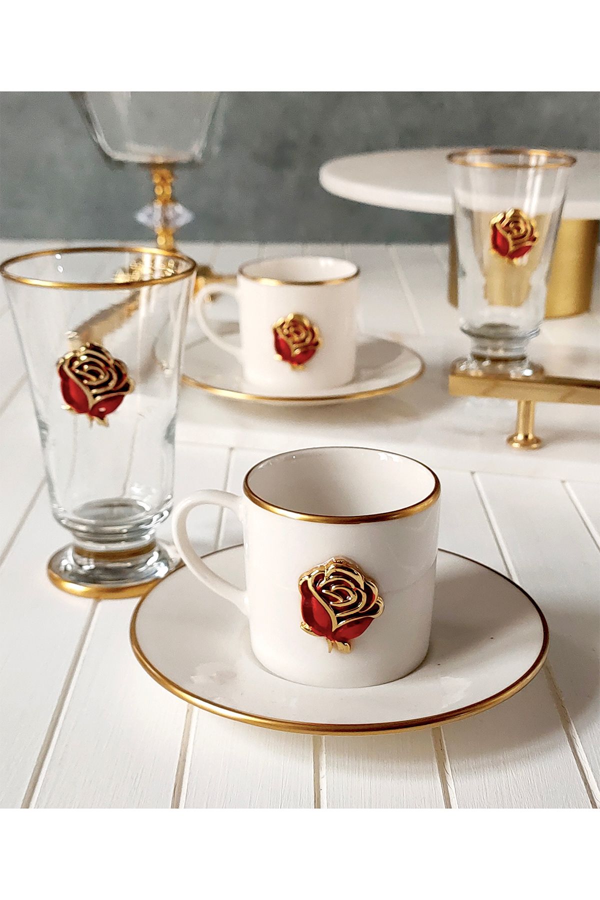REGNA HOME Fine Living Love Roses 2 Kişilik Dekorlu Kadehli 8 Parça Kahve Fincan Takımı
