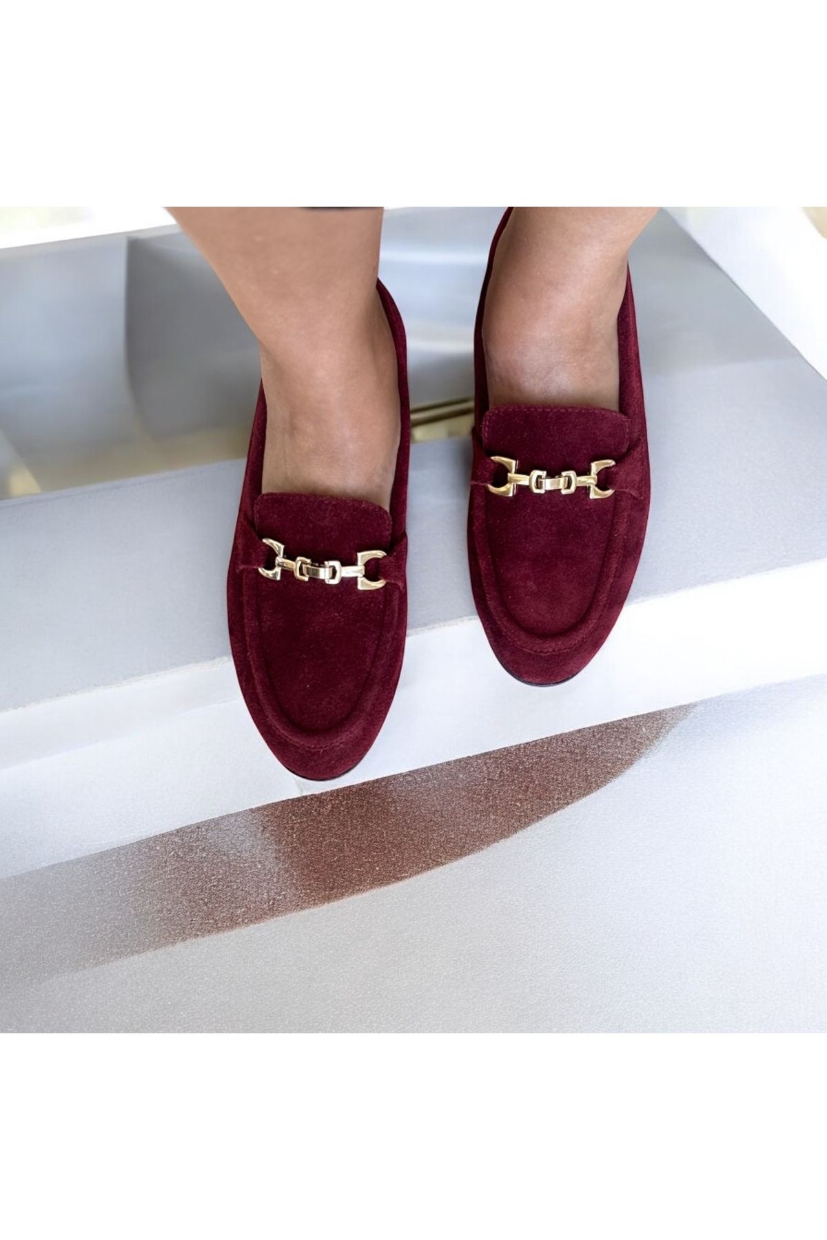 NEVE SHOES Bordo Süet Hakiki Deri Gold Zincir Aksesuarlı Kadın Loafer Ayakkabı