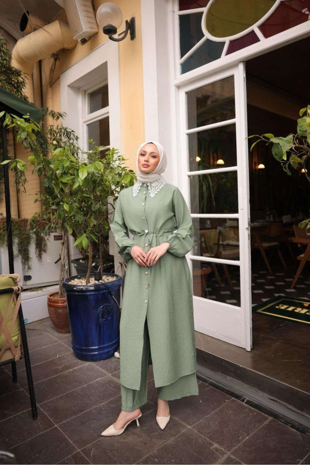 Butik Dantel Yakalı Çilek Takım