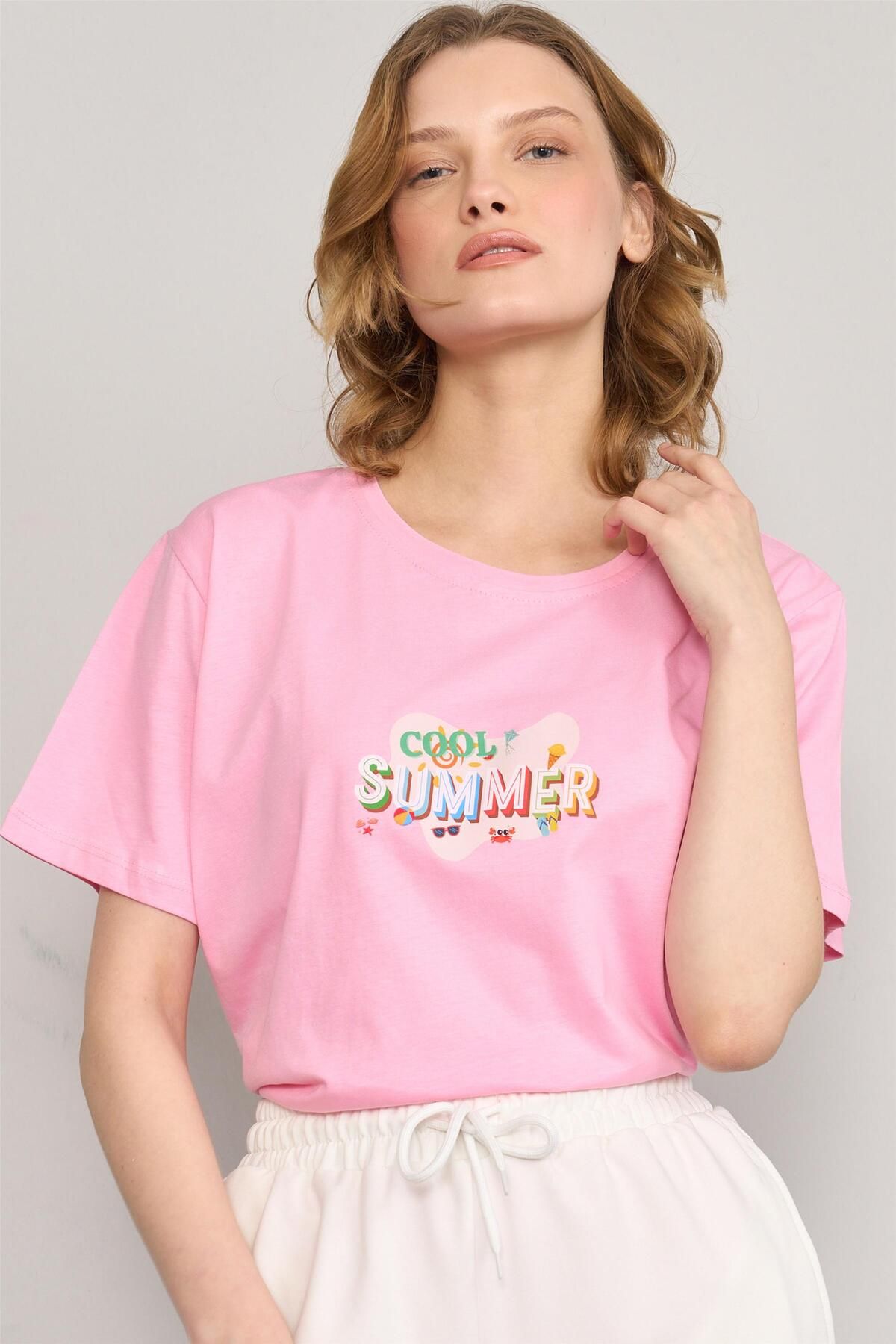 FİTHİT Çetinkaya Fithit 8493 Bisiklet Yaka 30/1 Compact Penye Süprem Baskılı T-shirt Pembe