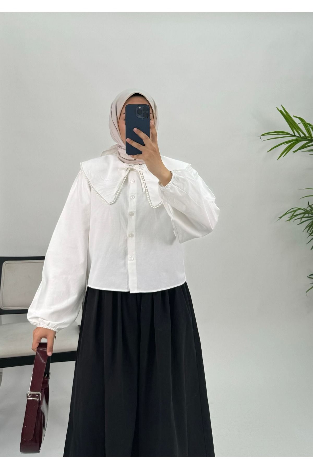 Butik Yaka İncili Gömlek