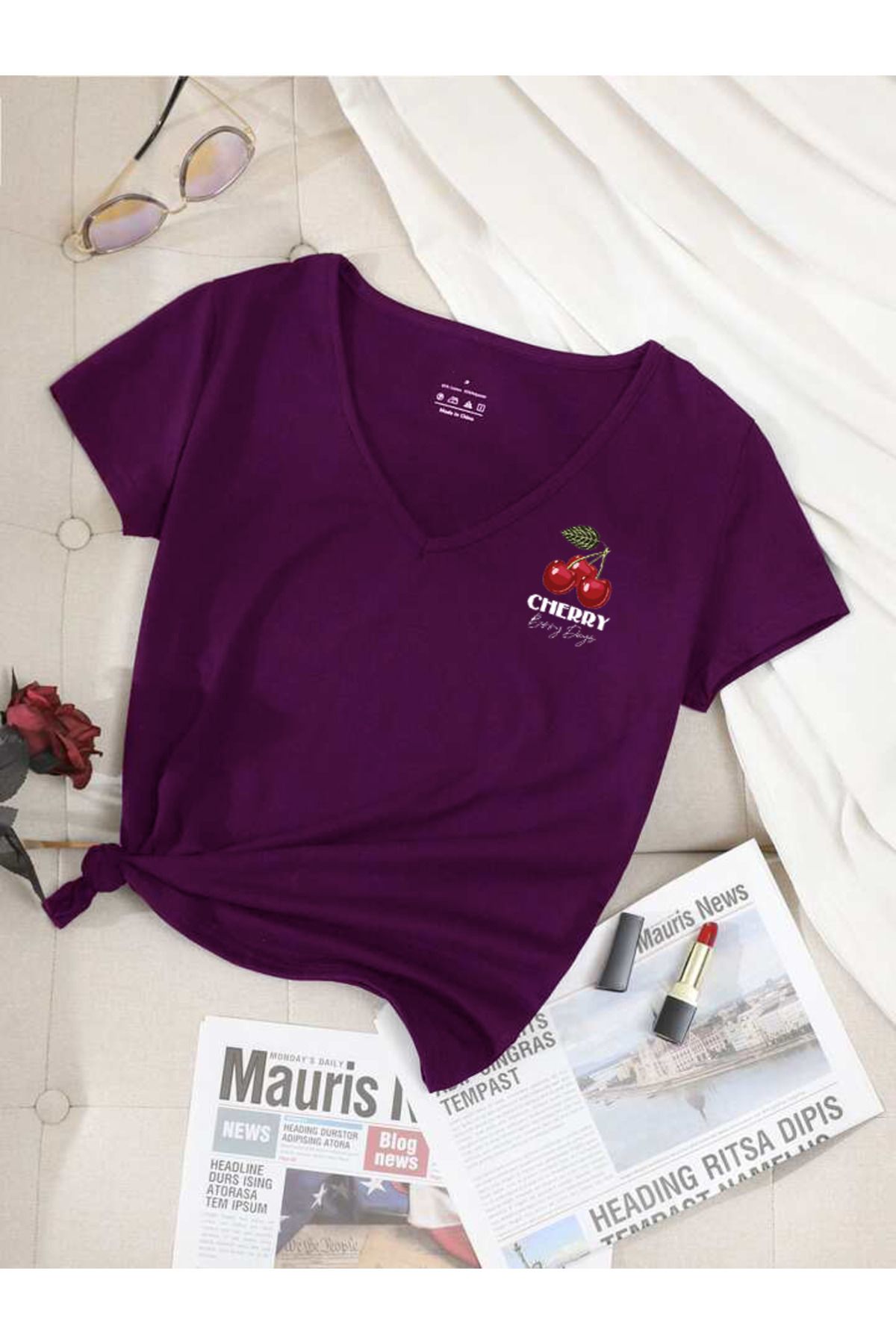FAVORİST V Yaka (Cherry) Baskılı Yazlık Tshirt Regular Kalıp