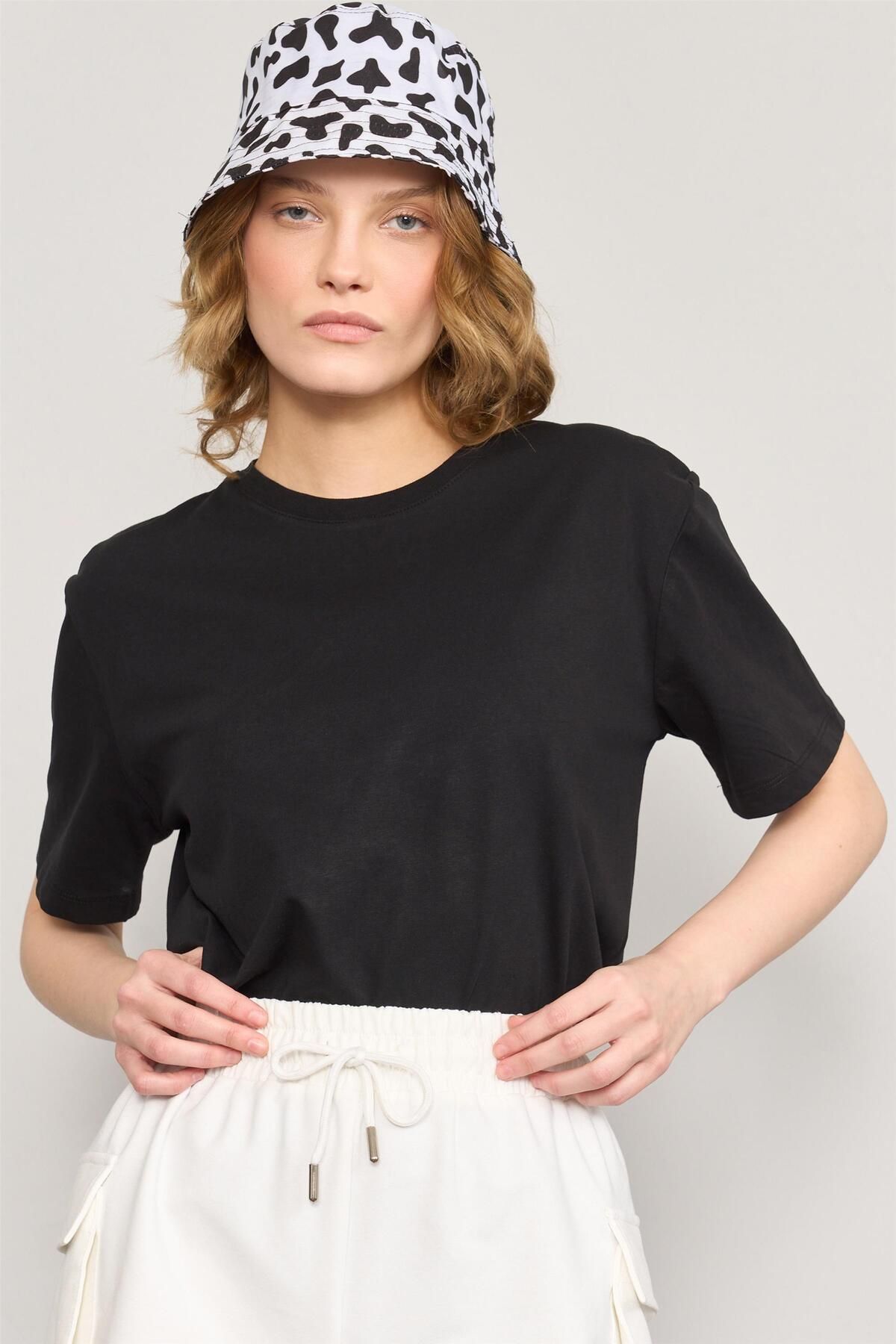 FİTHİT Çetinkaya Fithit 3264 Bisiklet Yaka Basic T-shirt Siyah
