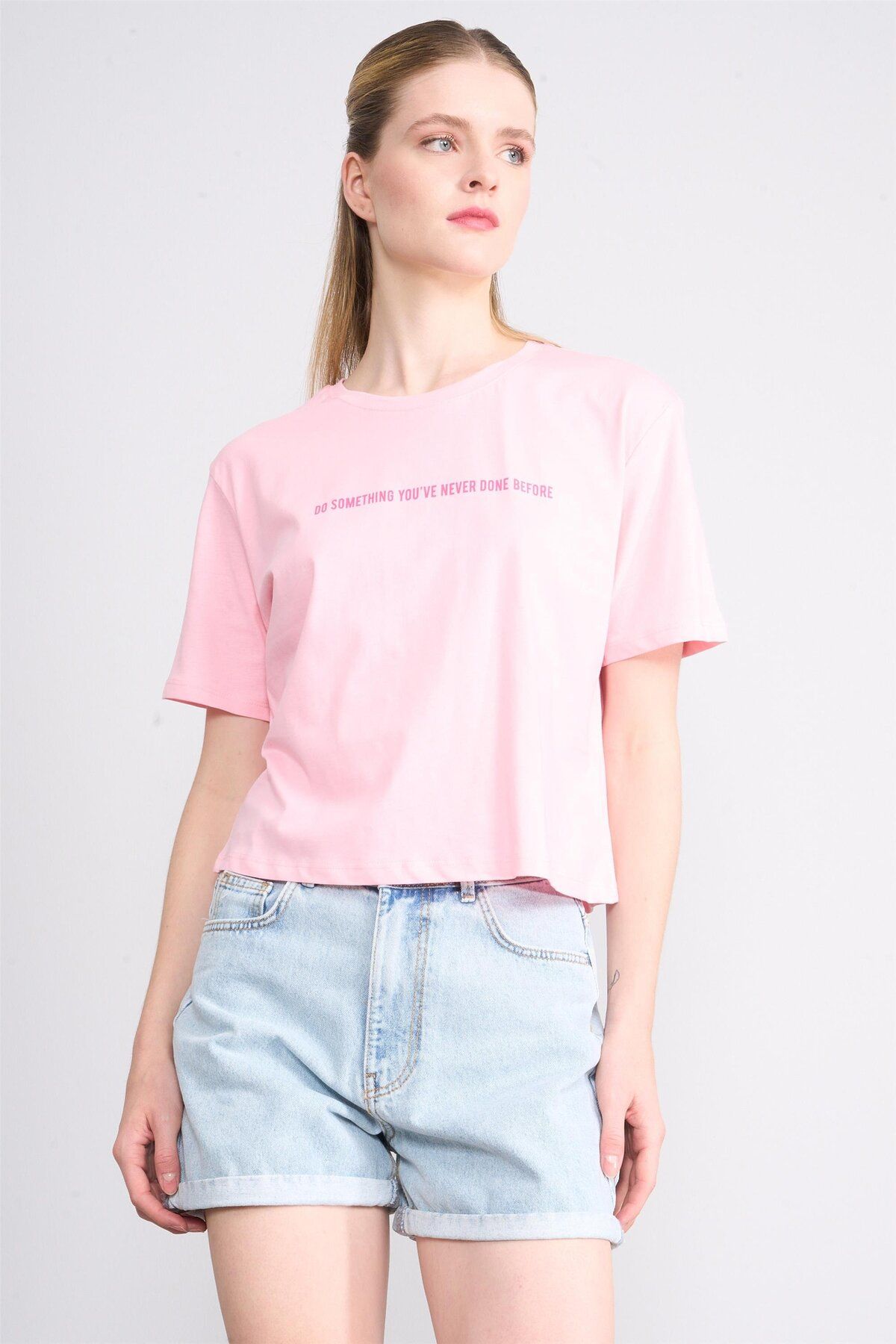 FİTHİT Çetinkaya Fithit 8356 Bisiklet Yaka 30/1 Penye Baskılı Crop T-shirt Açık Pembe