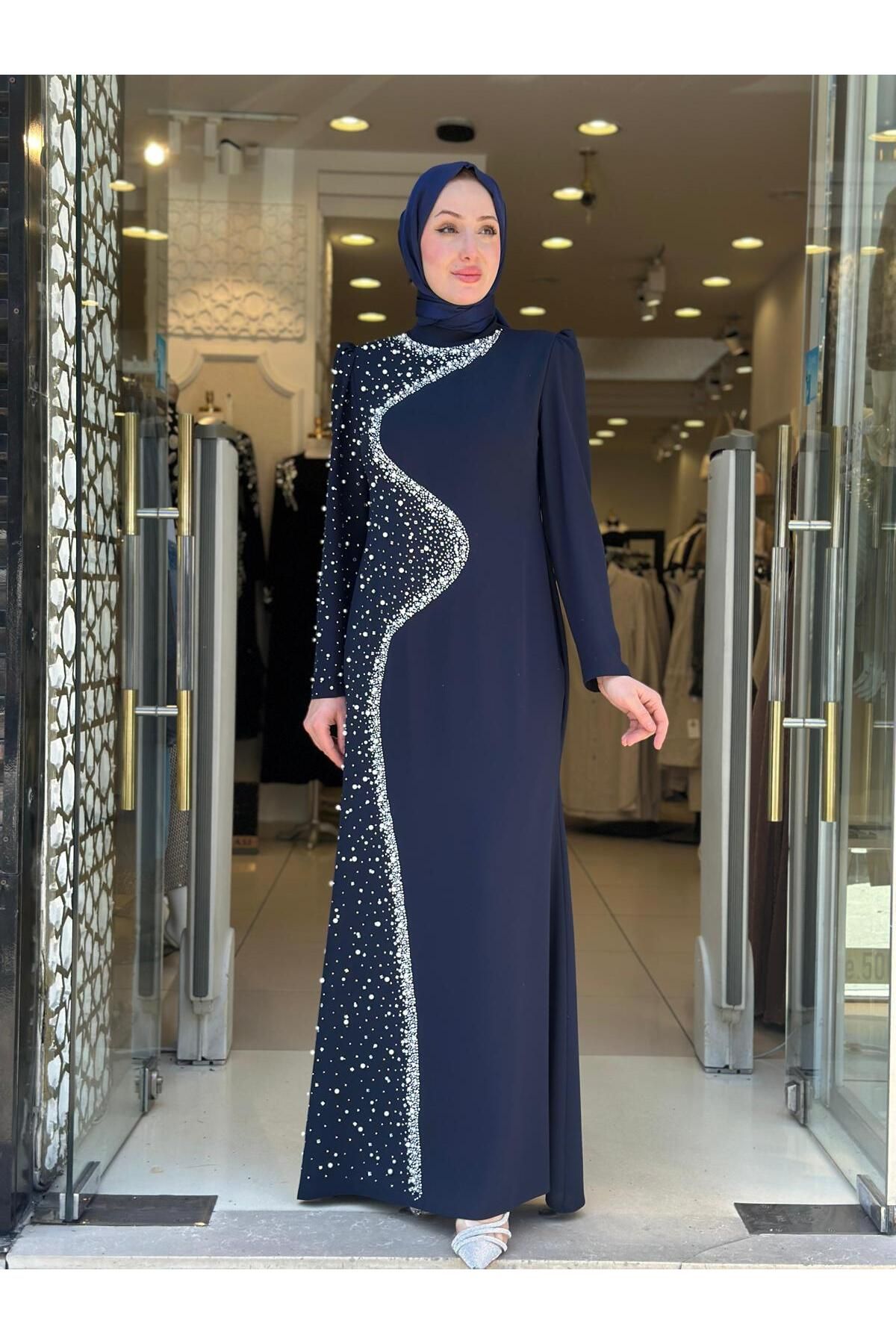MODA İNCİ DETAYLI ELBİSE