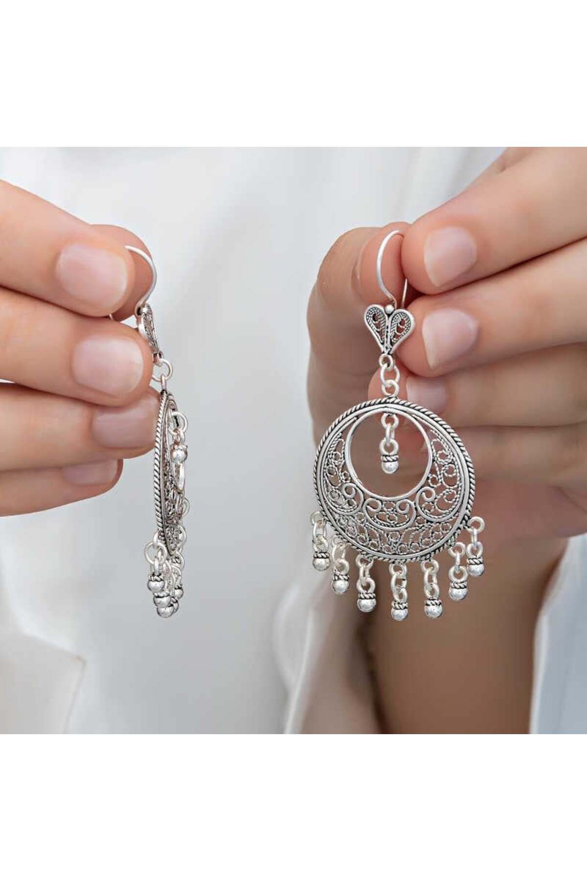 alsepeteavm Gümüş Beyaz Baget Taşlı Sallantılı Kadın Küpe