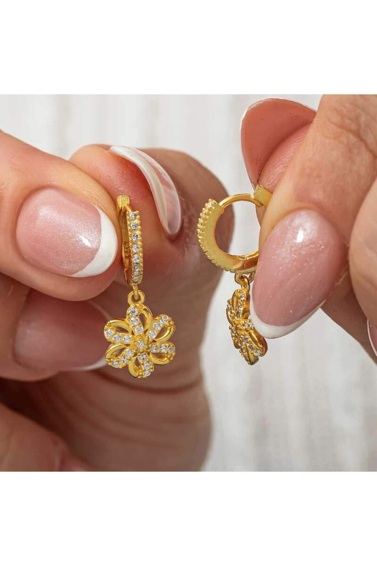 alsepeteavm Gümüş Gold Kalp Kurdele Sallantılı Kadın Küpe
