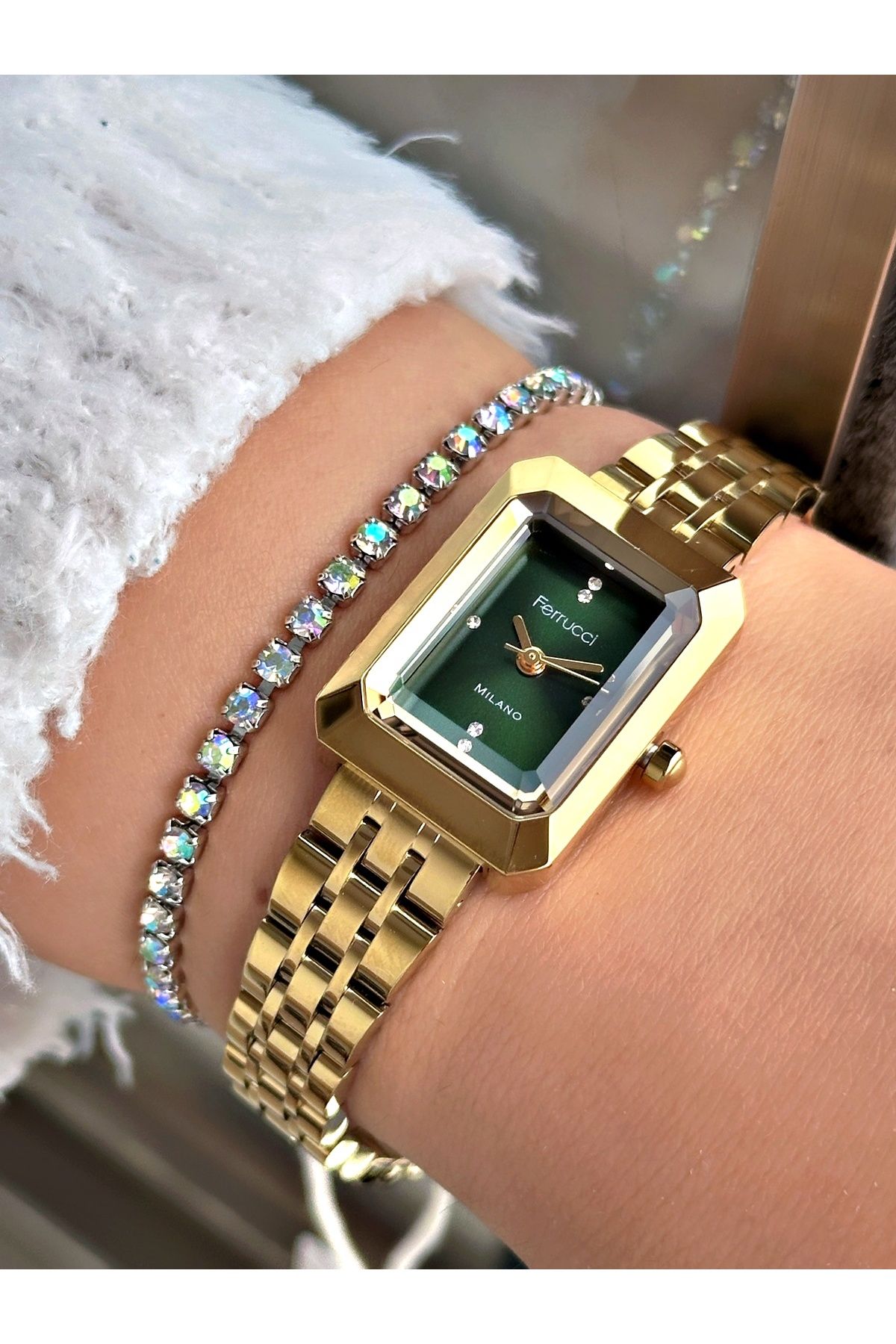 Ferrucci FERRUCCİ YEŞİL KADRANLI KESME CAMLI KARE GOLD METAL KADIN KOL SAATİ