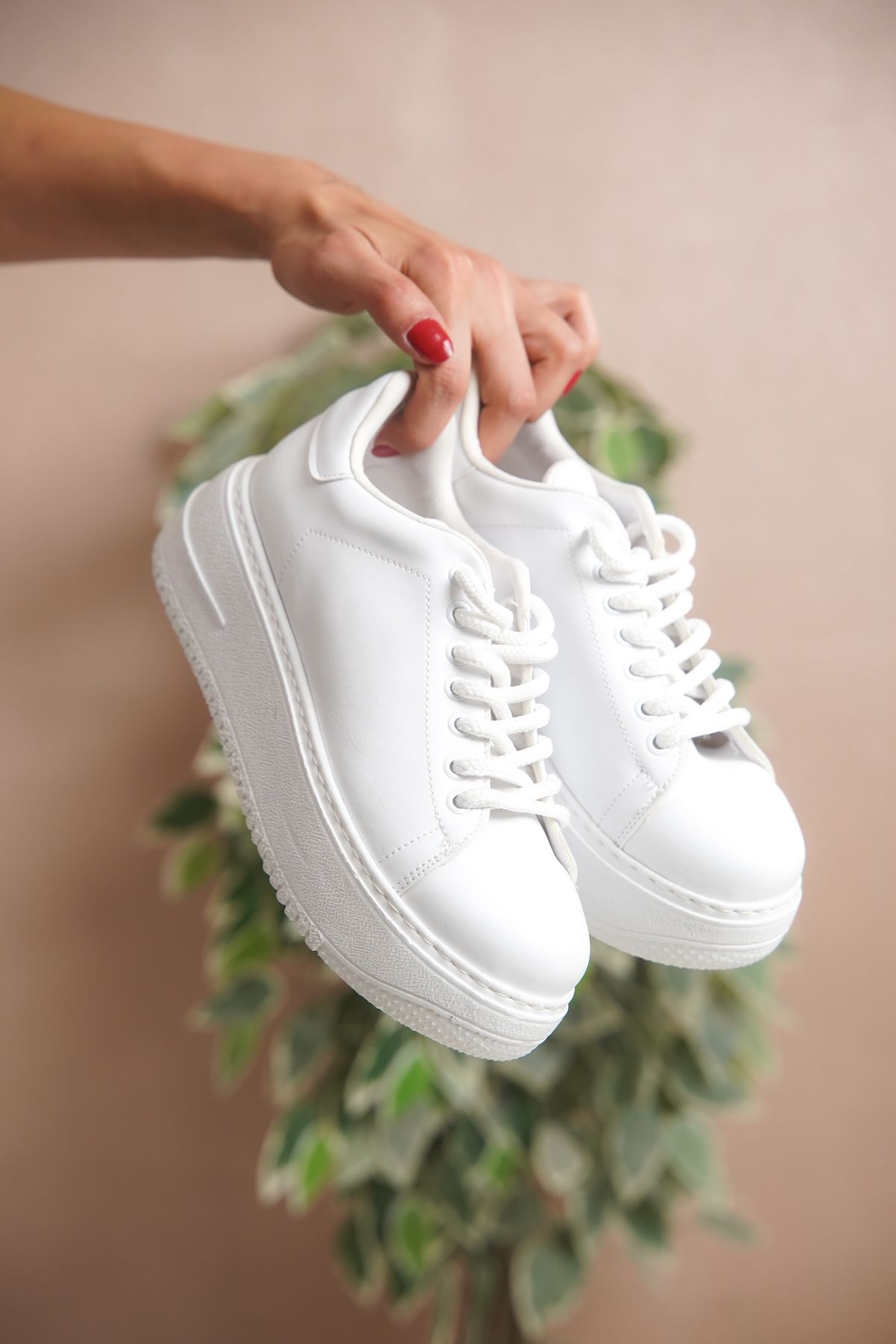 Capolya Kadın Beyaz Yüksek Tabanlı Günlük Spor Ayakkabı Kalın Tabanlı Günlük Sneaker - Rahat Tasarım