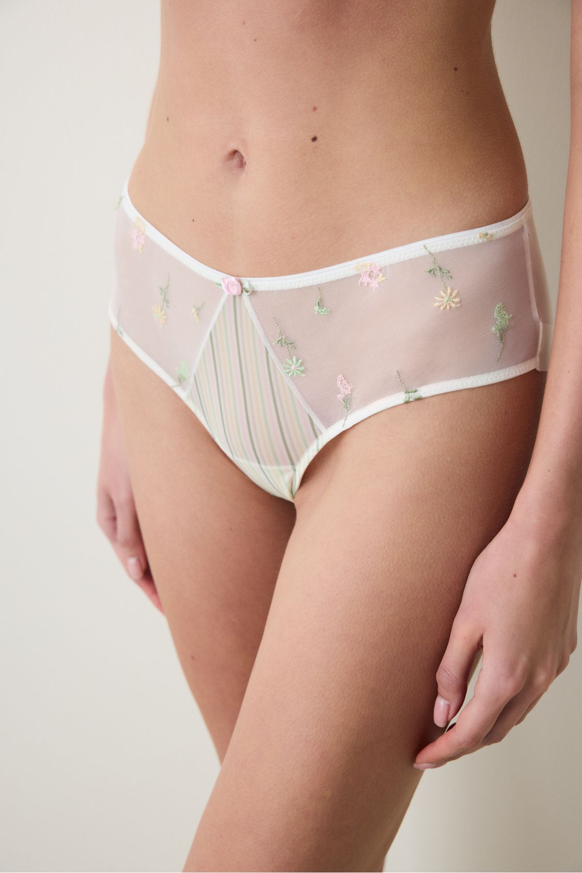 Broderie Hipster Ekru Külot