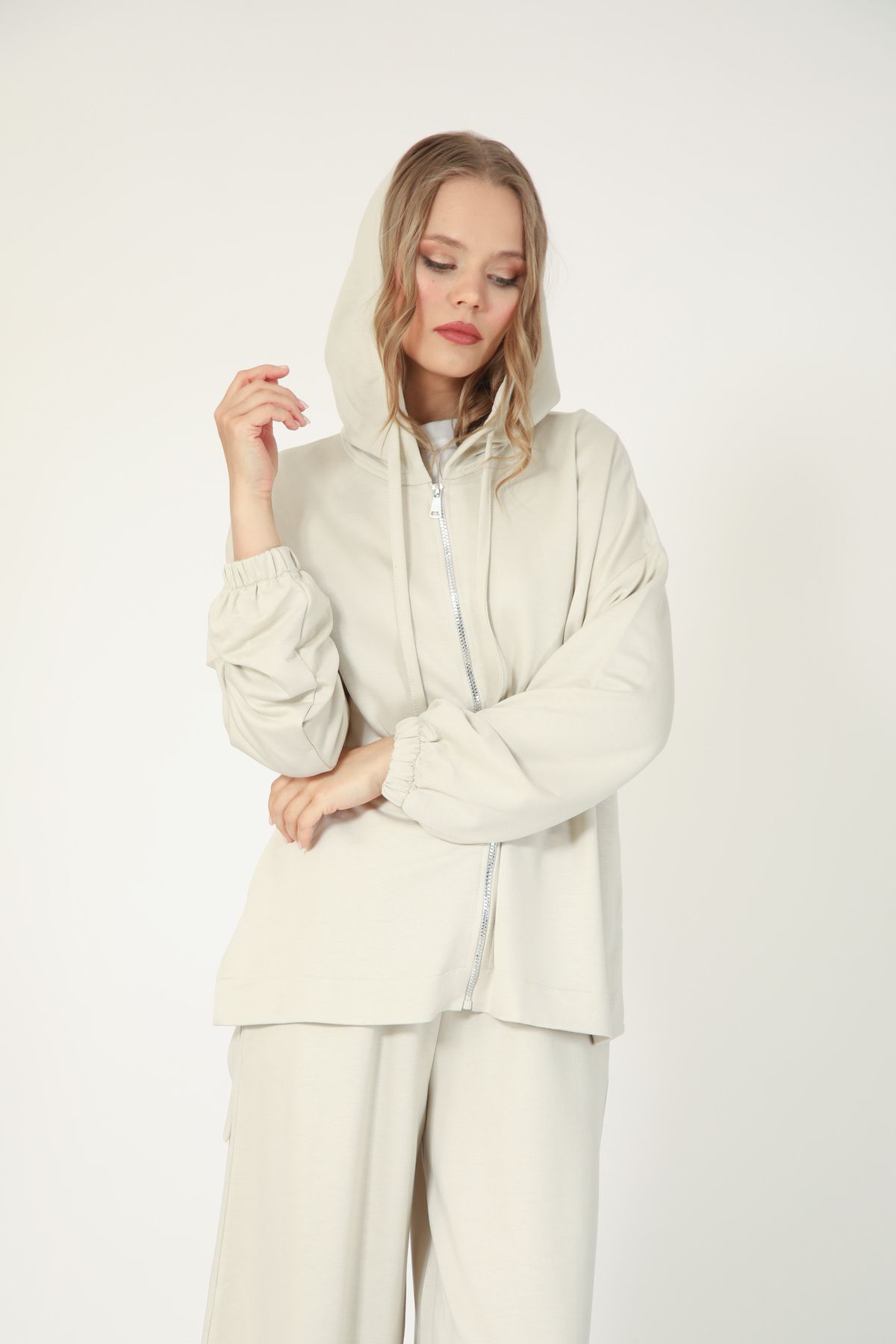 Suede Style 5804 - Şık Rahat Kapüşonlu Fermuarlı Pantolonlu Kadın Takım
