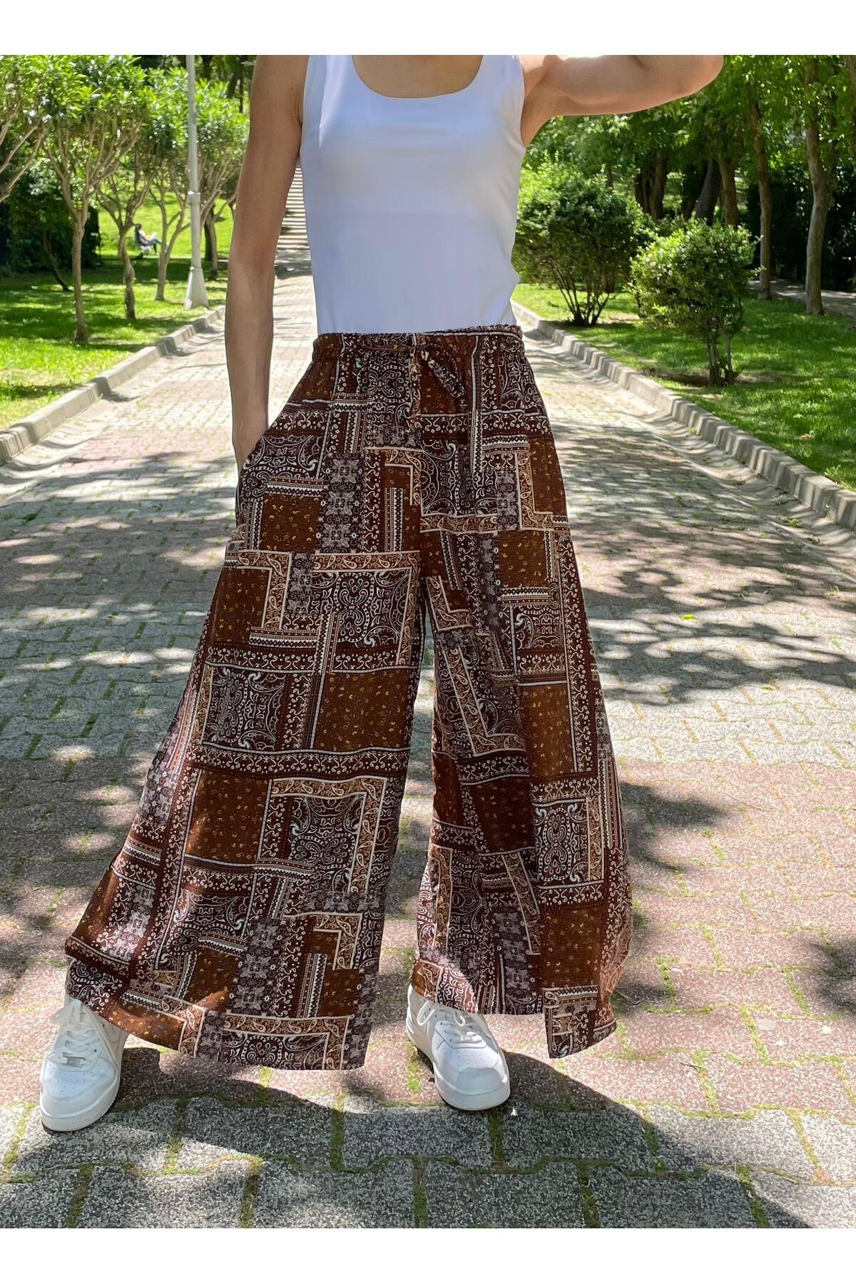 Tubik Kadın Bel Lastikli Desenli Viskon Kumaş Geniş Paça Etnik Pantolon