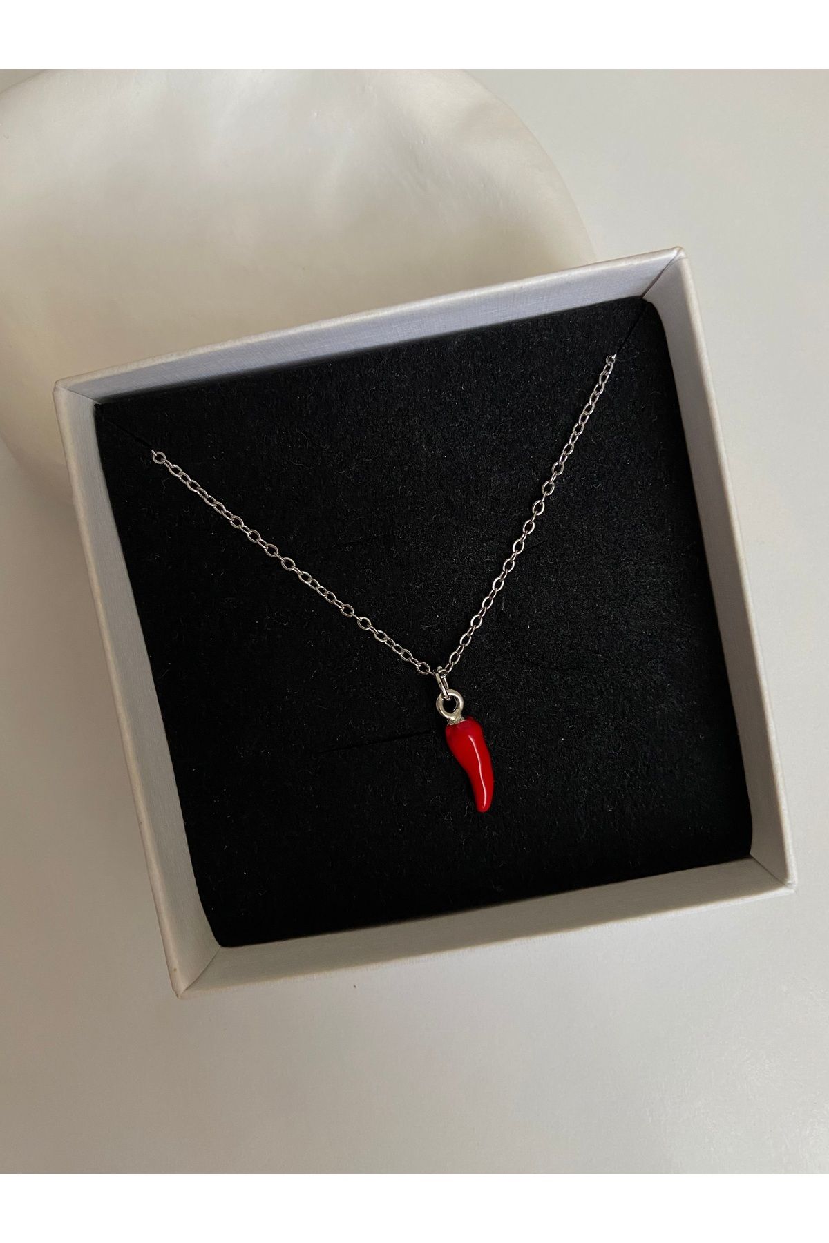 Arsaley Collection Kırmızı biber 45 cm çelik kolye