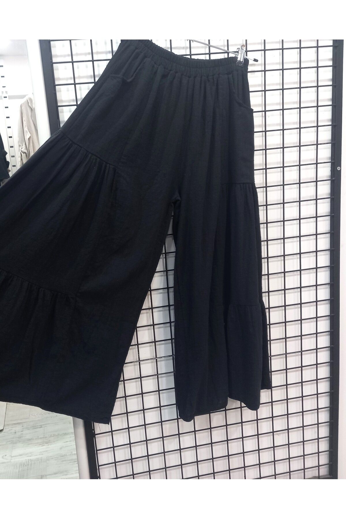 Butik Şans Gipeli Lastikli Bel Cep Detaylı Koton Pantolon