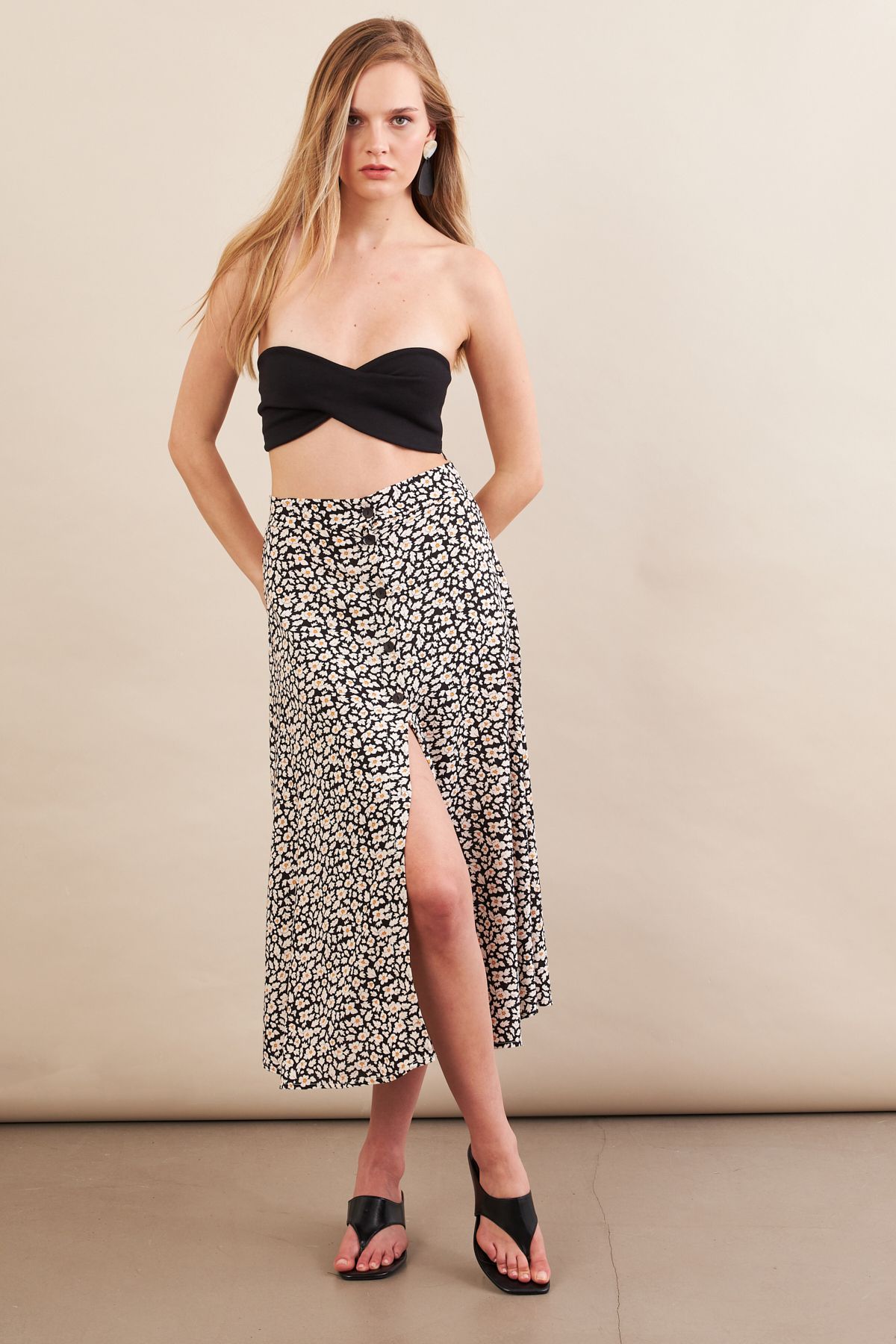 Cool & Sexy Kadın Ekru-Siyah Düğmeli Midi Etek SH60