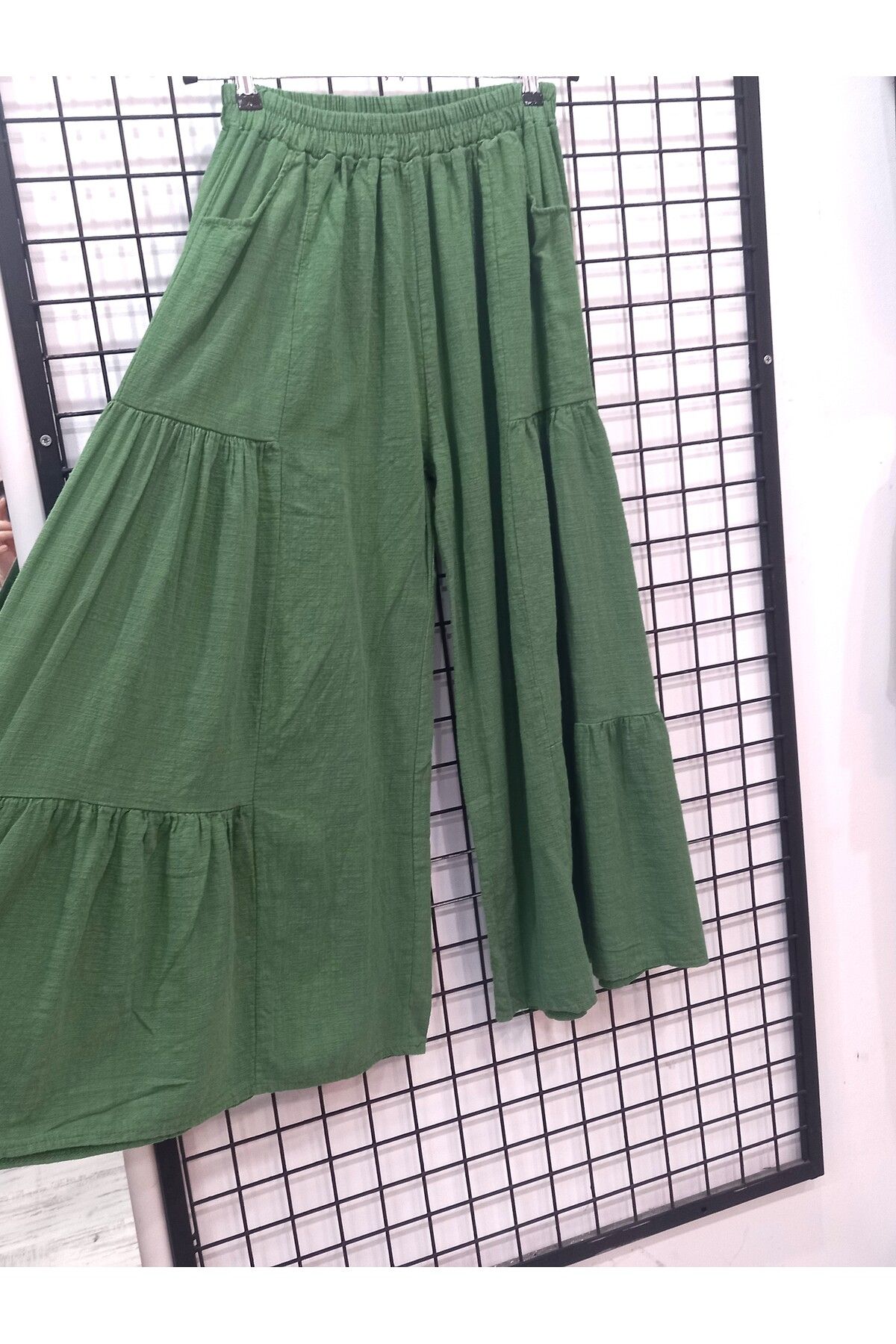 Butik Şans Gipeli Lastikli Bel Cep Detaylı Koton Pantolon