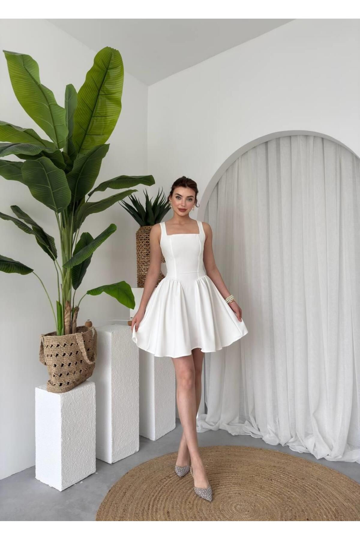conconmoda Kadın Sırt Fionk Detay Atlas Mini Elbise