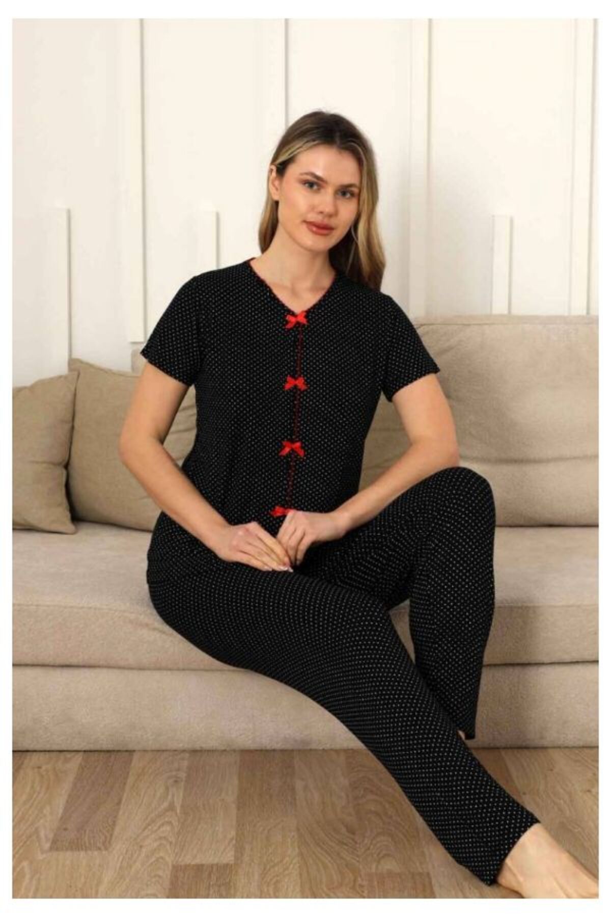 ALİMER Alimer Puantiyeli ve Fiyonklu Kısa Kollu Kadın Pijama Takımı