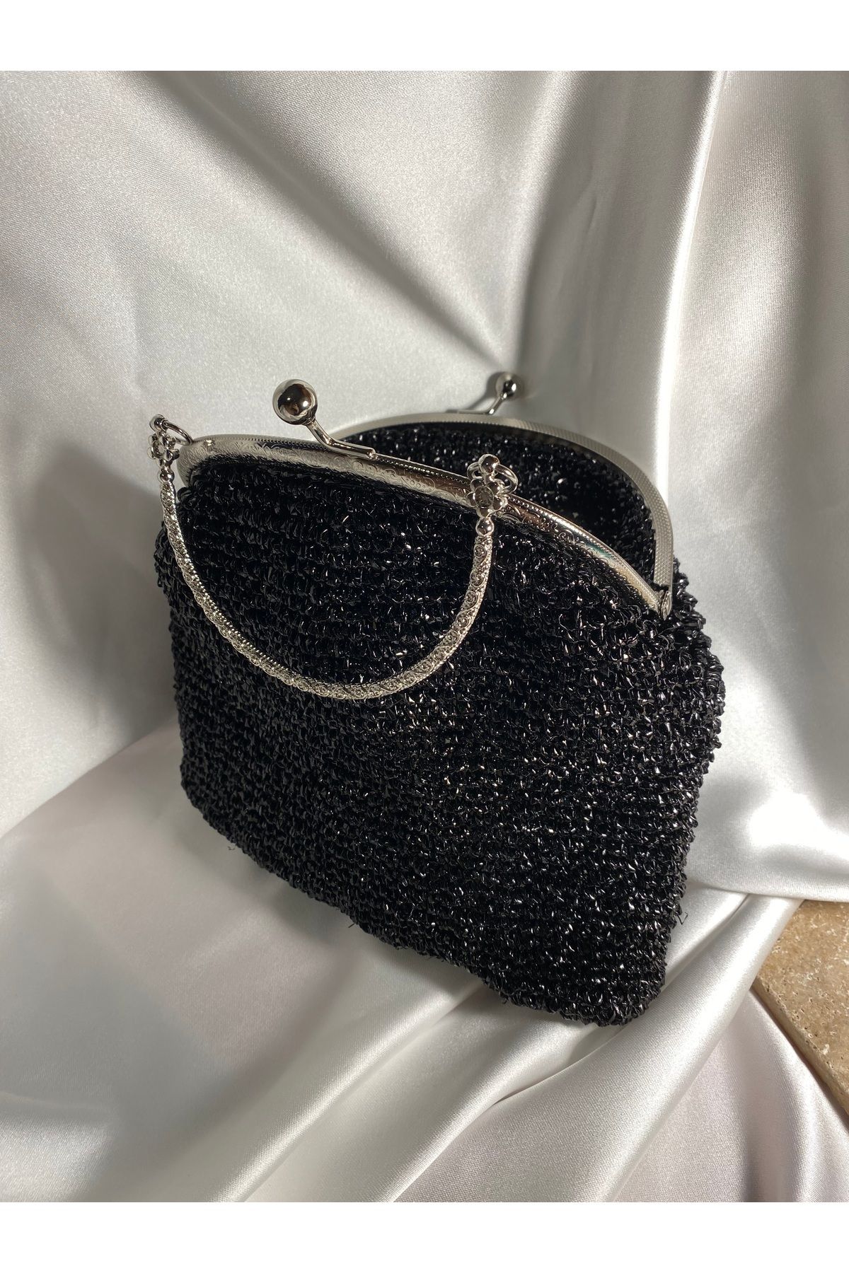 MODA Metal saplı siyah el örgüsü çanta