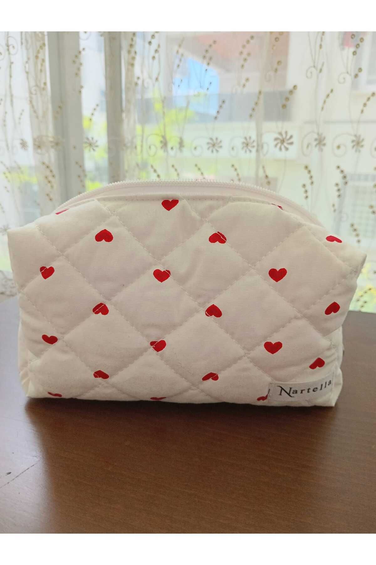nartella – Love Heart Serisi - Kalp Desenli Kapitoneli Makyaj Çantası – Büyük Boy