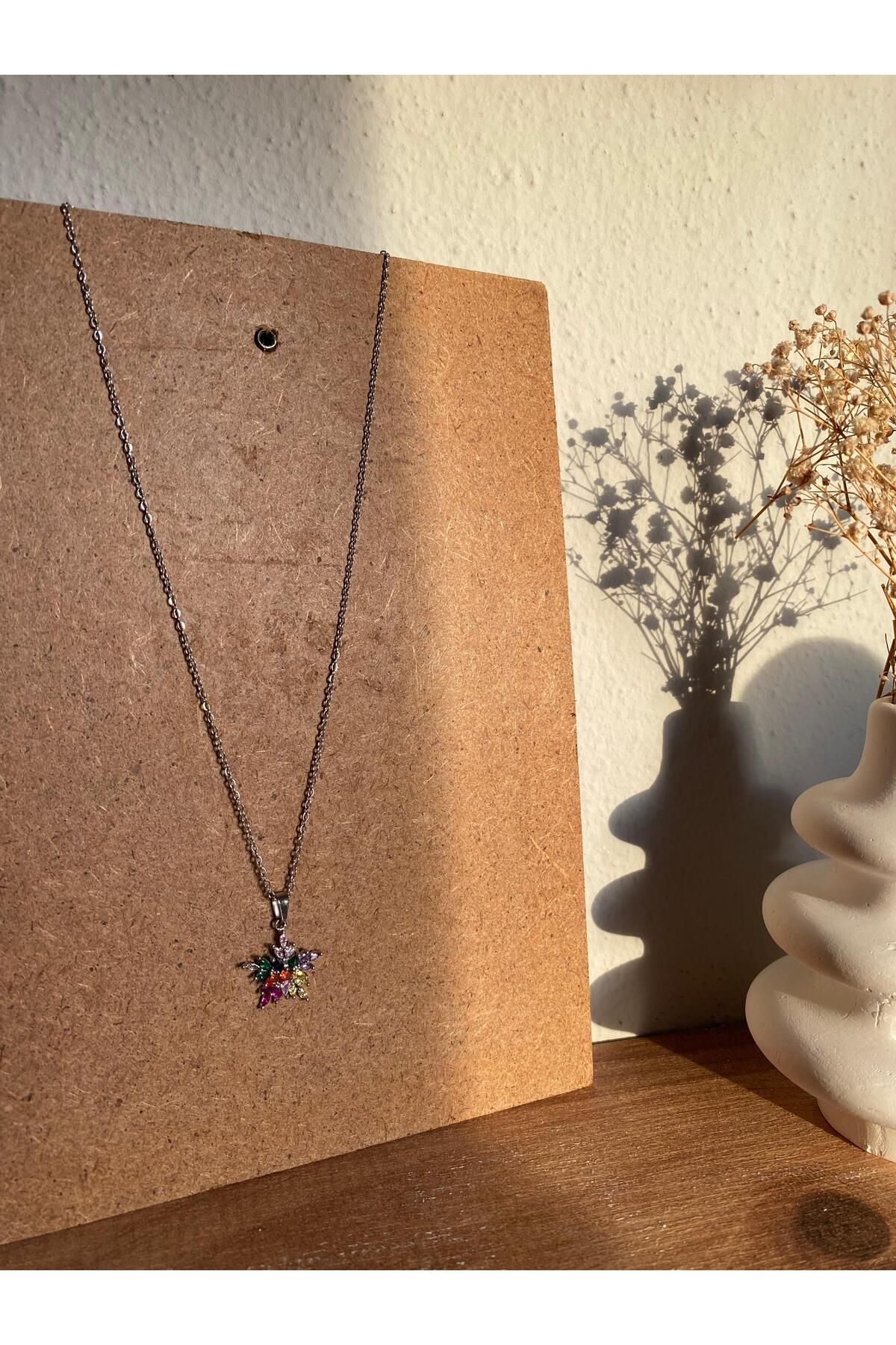 Bellamy Jewelry Renkli Taşlı Kar Tanesi Kolye