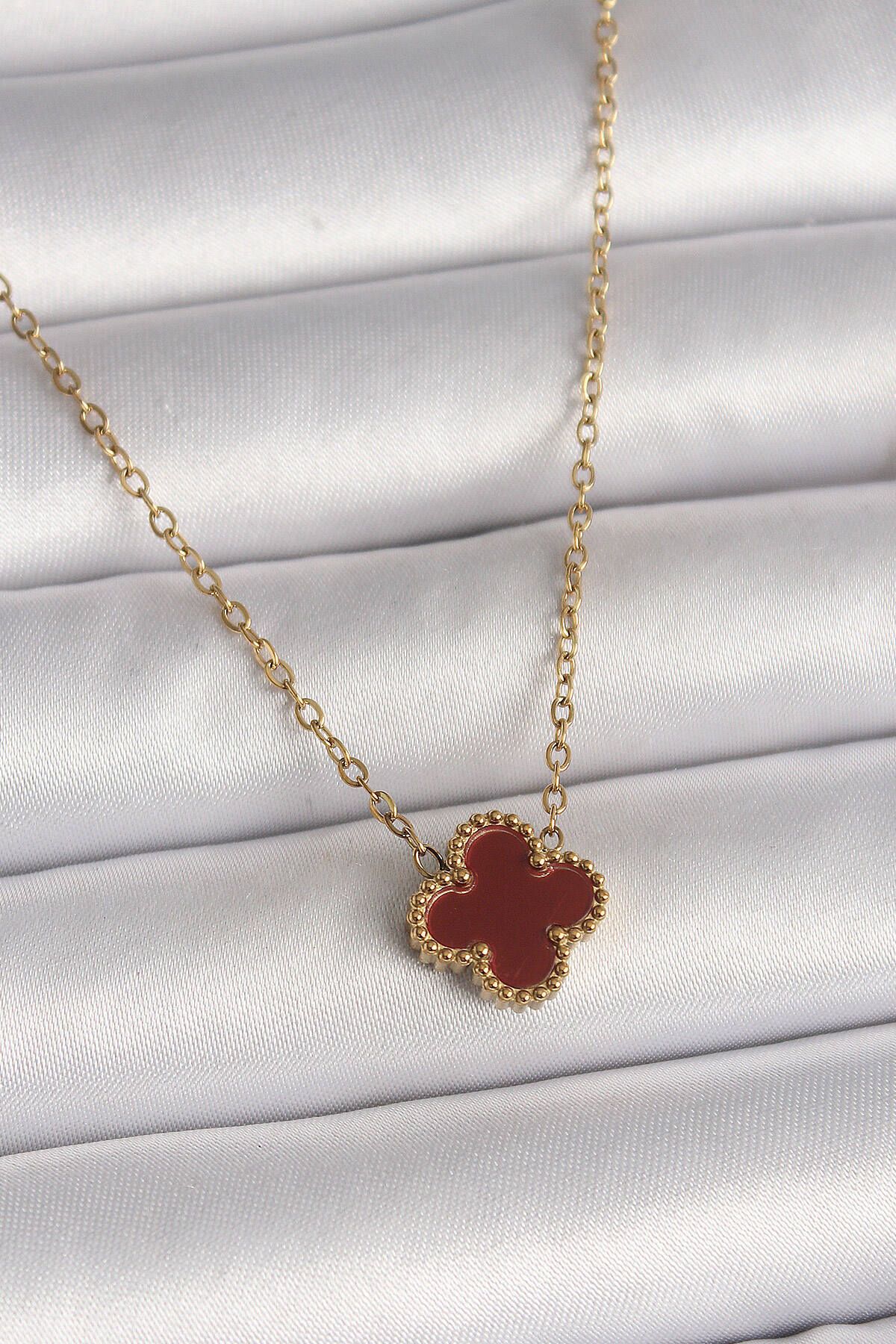 Clariss 316L Çelik Gold Renk Bordo Yonca Model Kadın Kolye