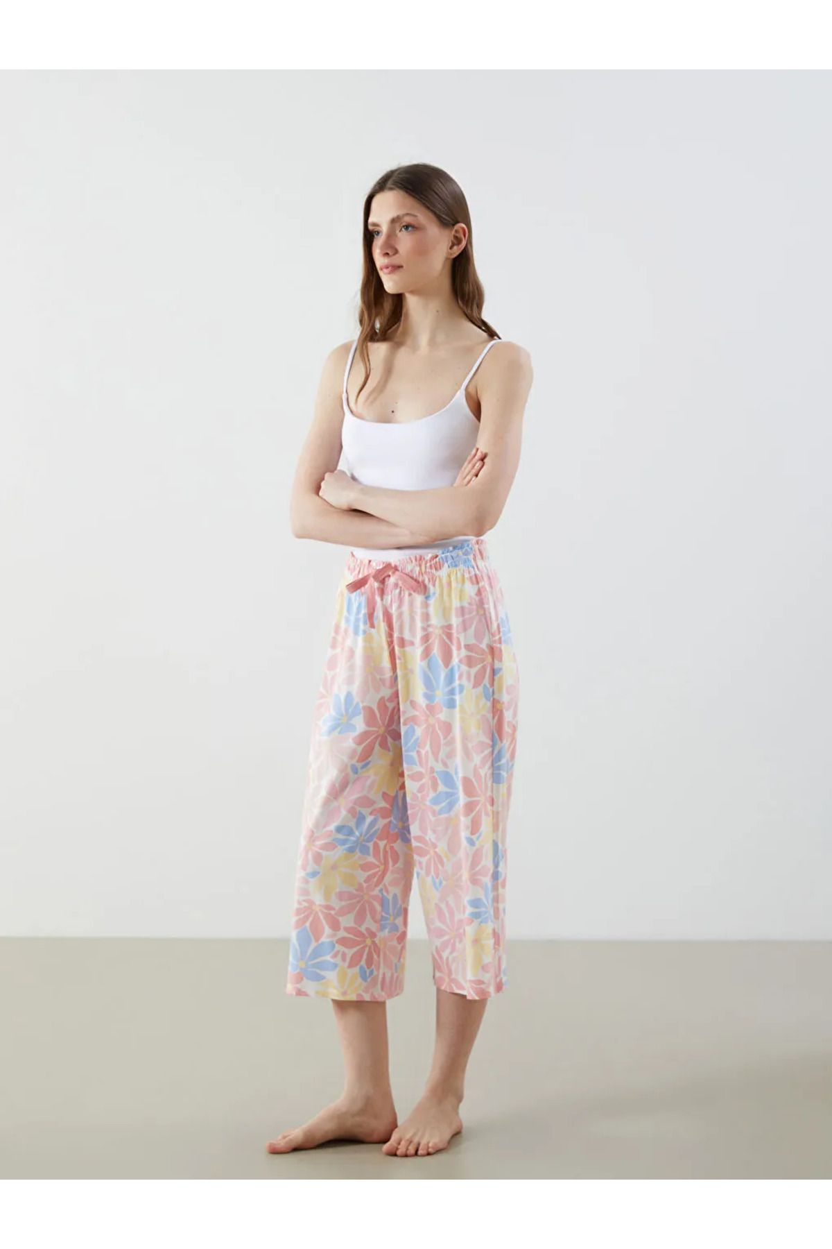 LC Waikiki LCW DREAM Mercan Beli Lastikli Çiçekli Kadın Kapri Pijama Altı