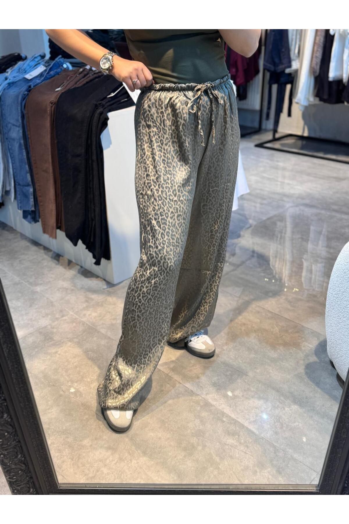 BÜŞRA PERKER Jakarlı Bol Paça Haki Pantolon