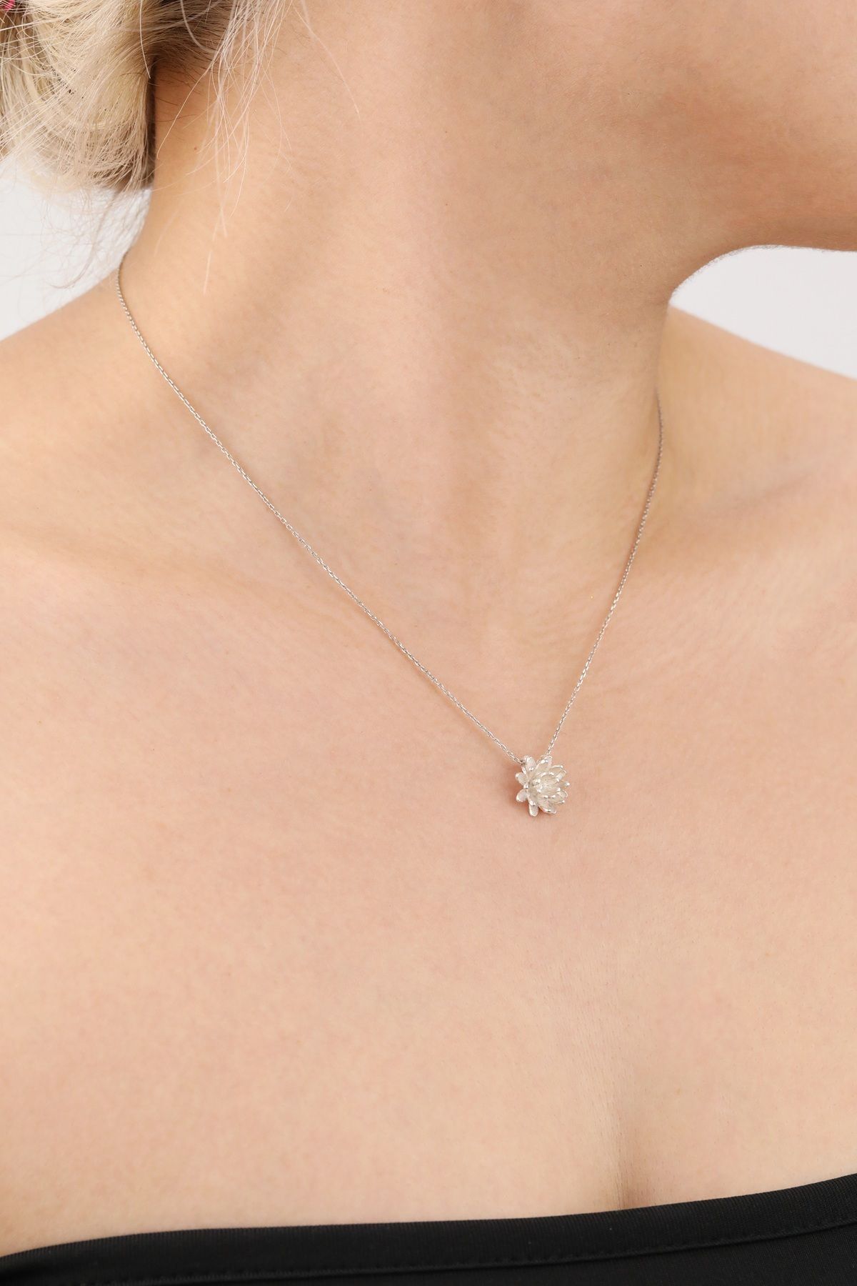 gülayıcık 925 Ayar Gümüş El Yapımı Lotus Çiçeği Kolye