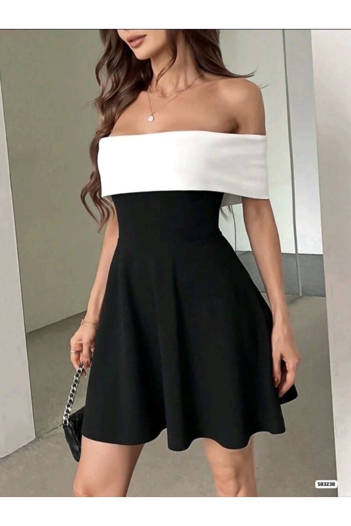 Butik Kadın Krep Kumaş Omuzsuz Kloş Kesim Mini Elbise