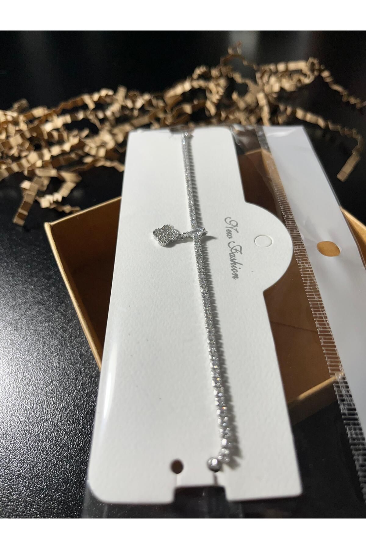 ENA Outlet Silver Yonca Figürlü Çelik Bileklik