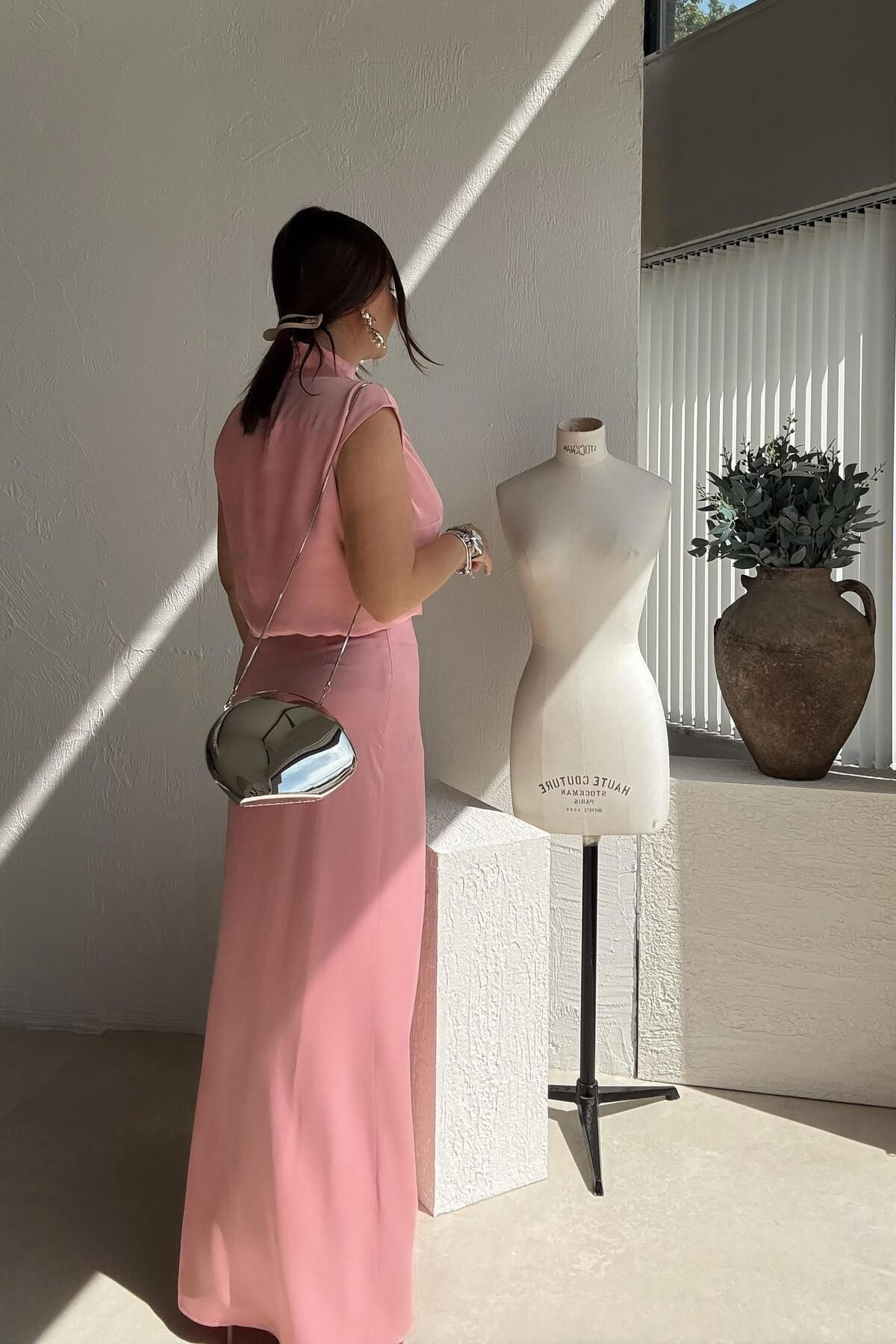 ELVAN TOLON-Pink Satin Blouse Skirt Set 5