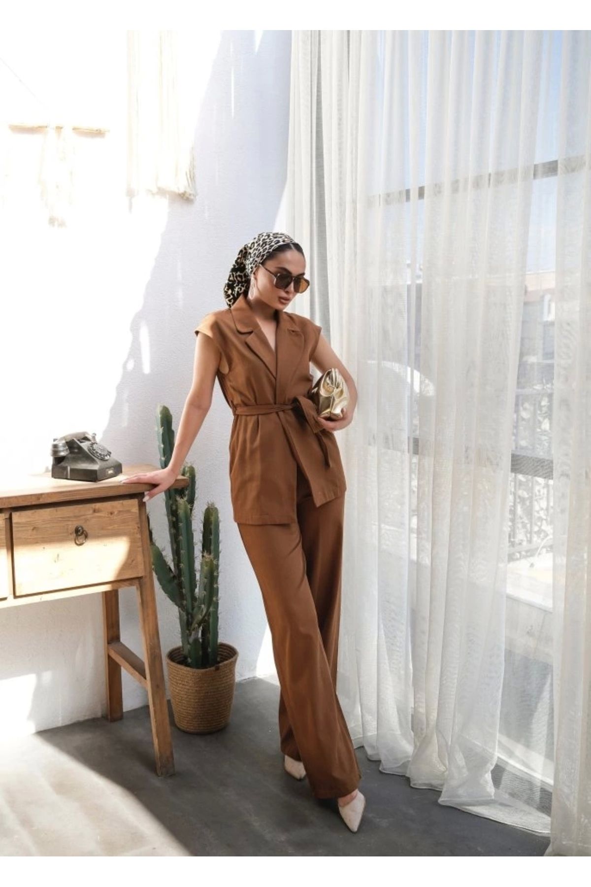 Butik Keten Kuşakli Yelek Ve Pantolon İkili Takim