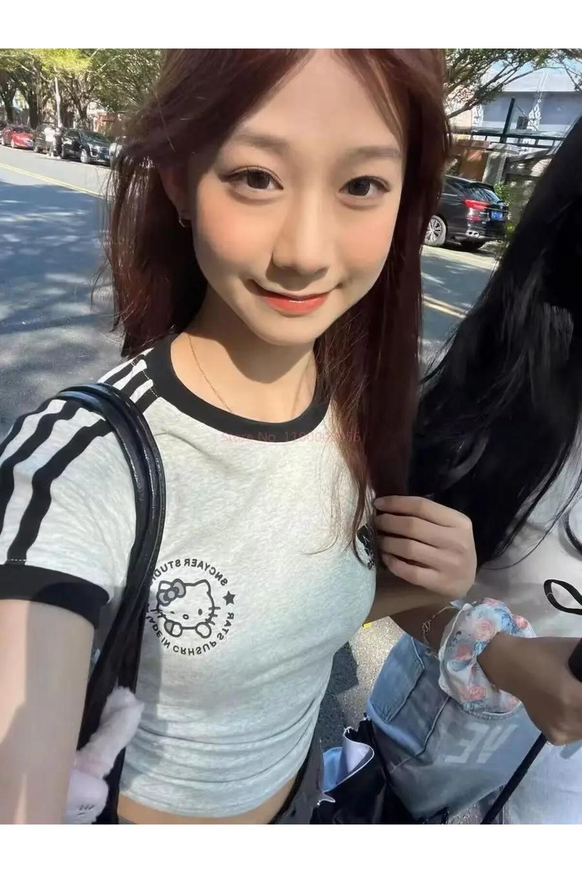 Köstebek Hello Kitty Sports Pembe Şerit Kısa Kollu Crop Tişört