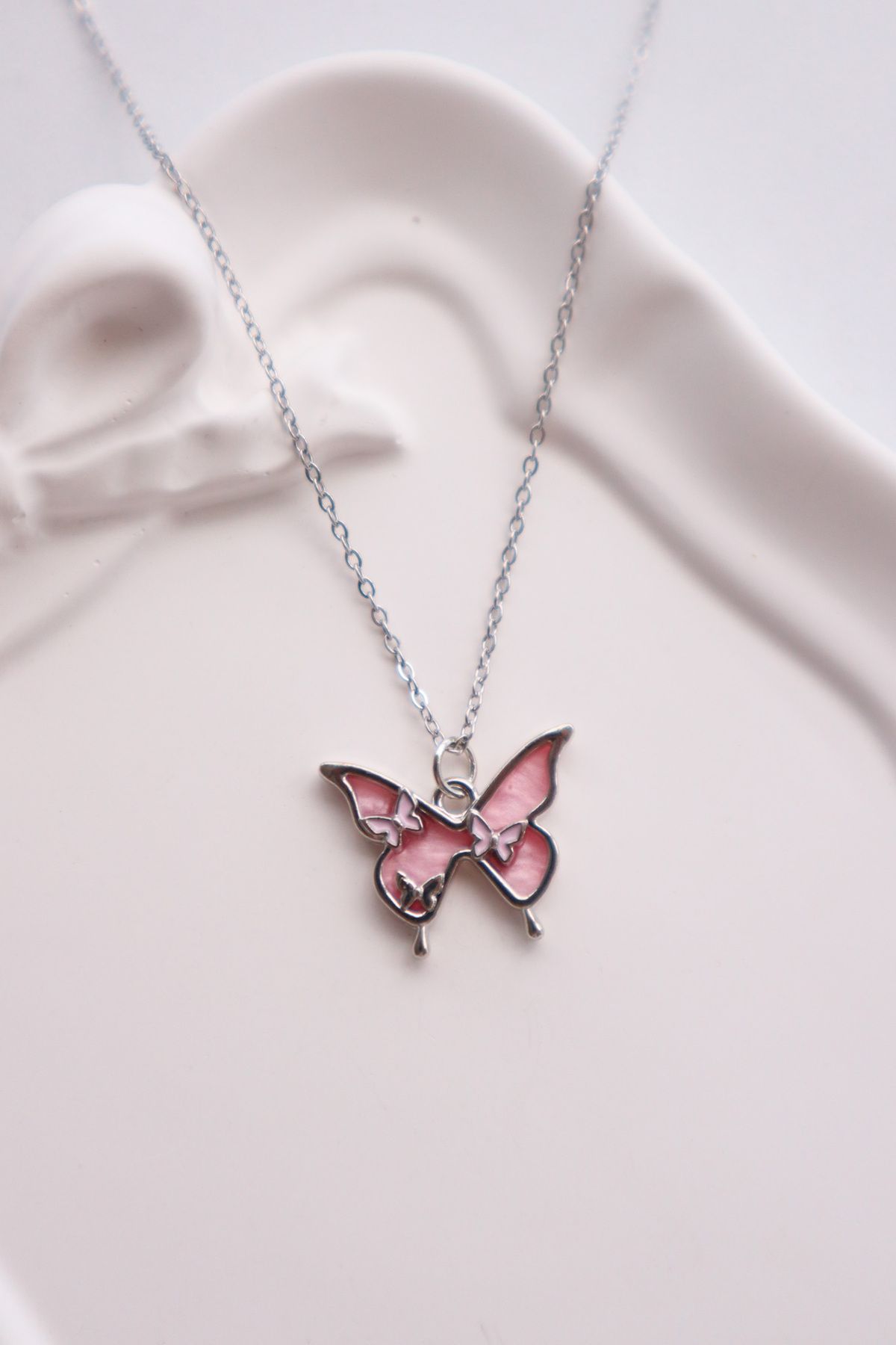 EFBUTİK Gümüş Renk Zincirli Pink Butterfly Melting İthal Kolye