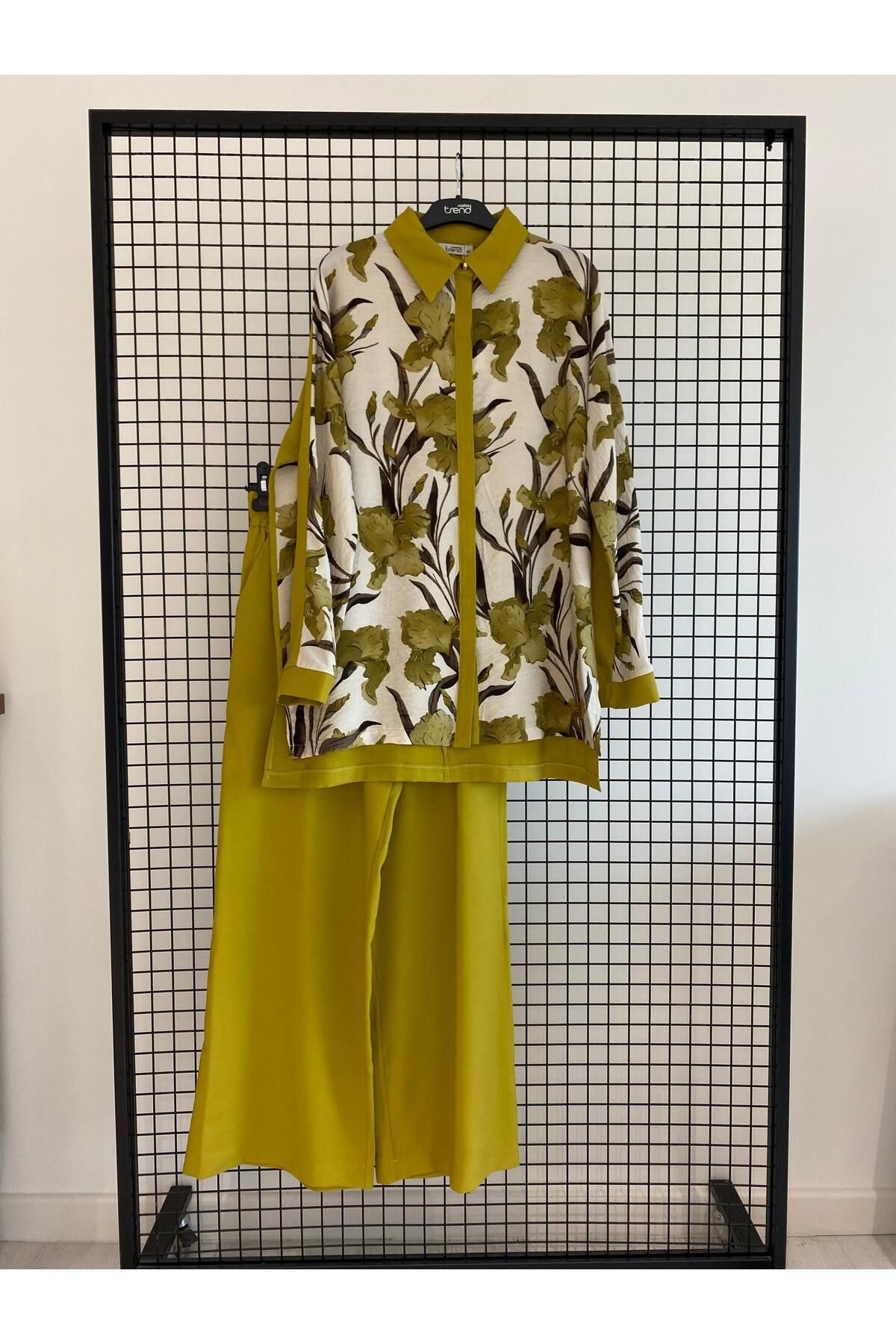 Armine TREND Gömlek Yaka Çiçekli Düğmeli Tunik Beli Lastikli Cepli Bol Paça Kumaş Pantolon Alt-Üst takım